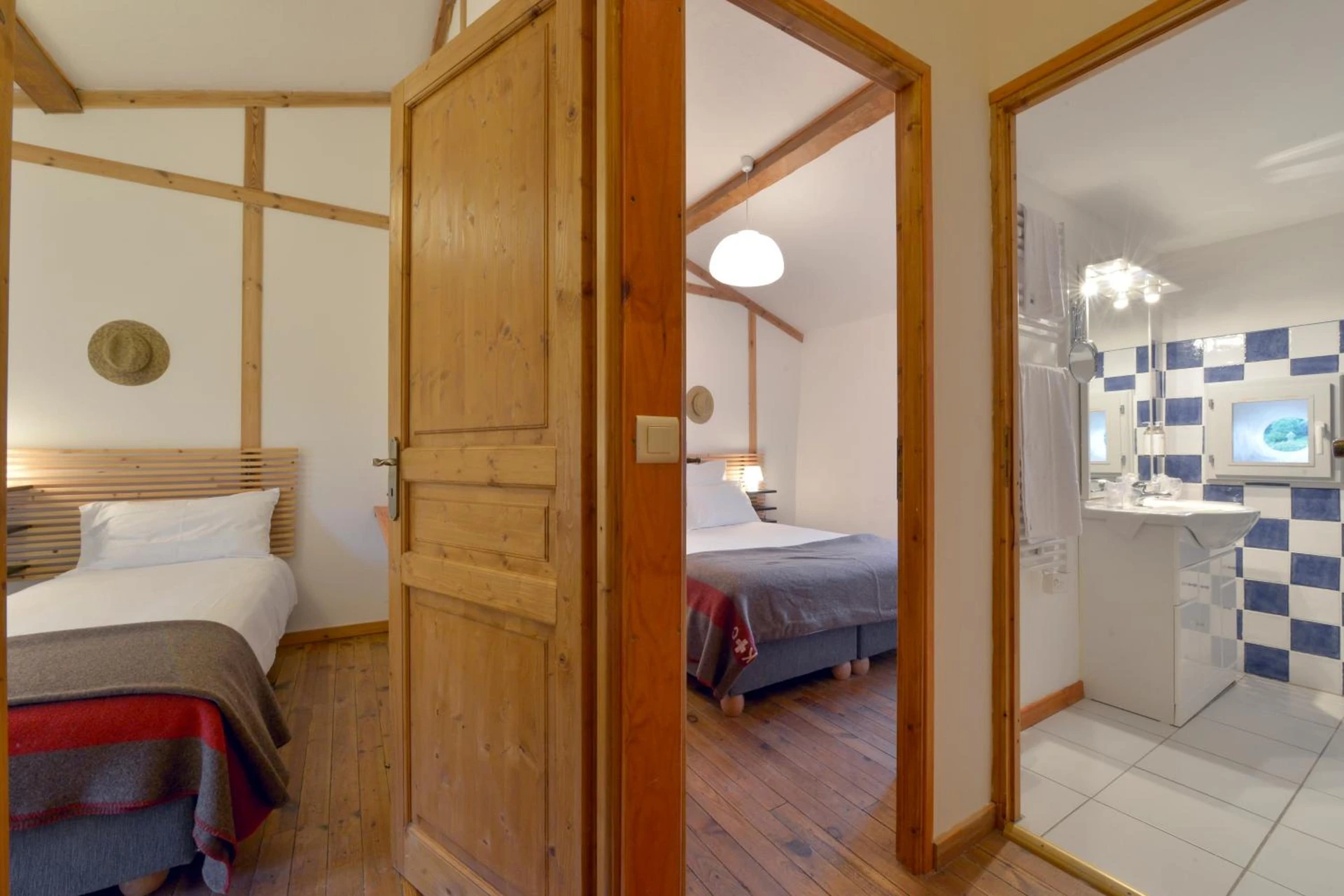Magnifique chambre pour un séminaire d'entreprise à Domaine De Fraisse - Leuc