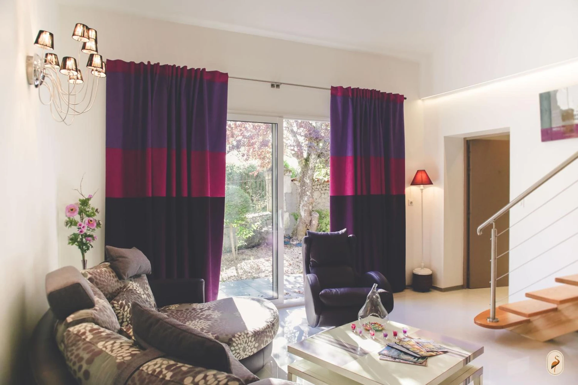 Magnifique chambre pour un séminaire d'entreprise à Domaine de l'Echassier, The Originals Relais - Châteaubernard