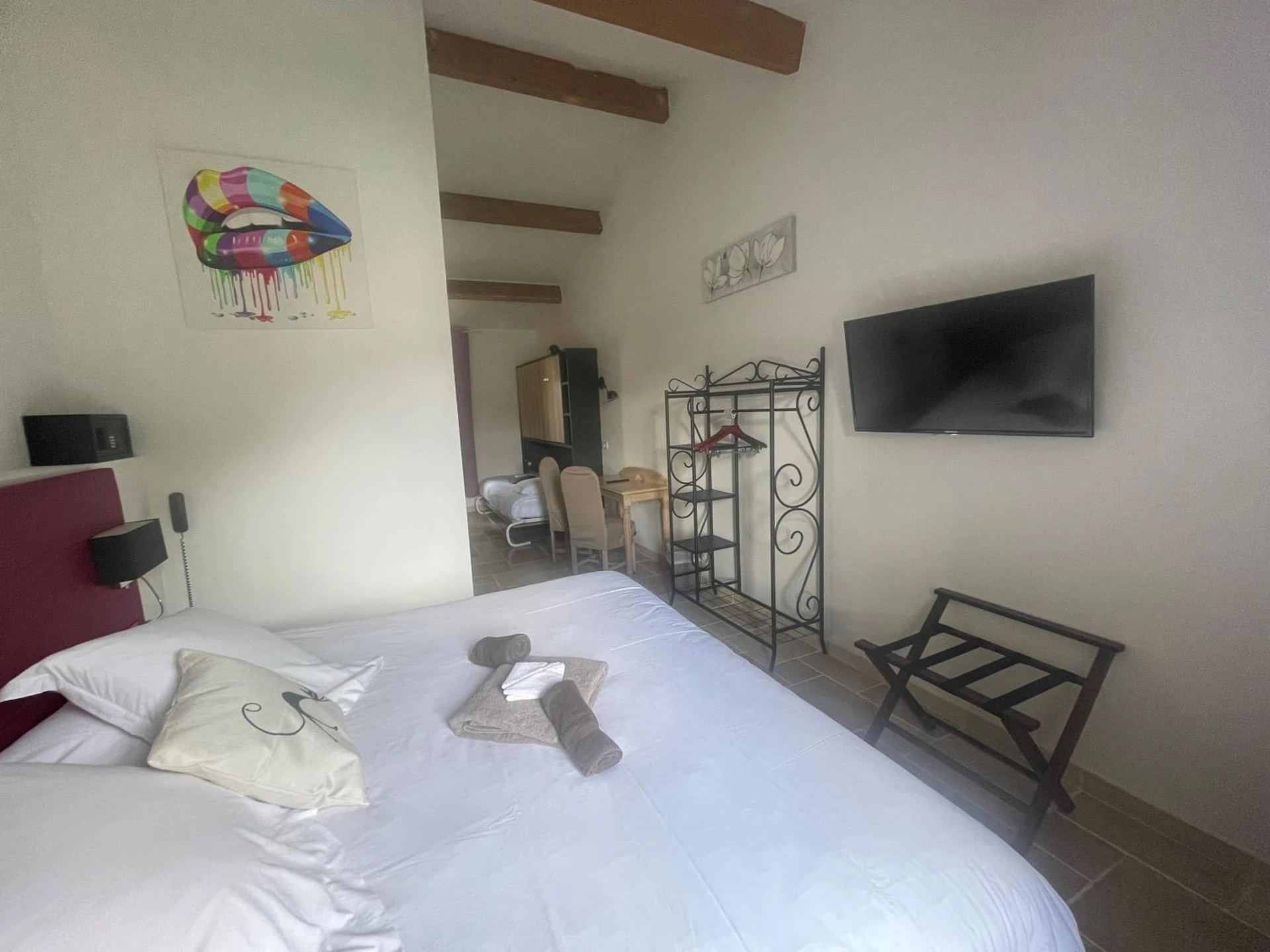 Magnifique chambre pour un séminaire d'entreprise à Logis Hotel Restaurant Le Domaine de la Régalière - Anduze