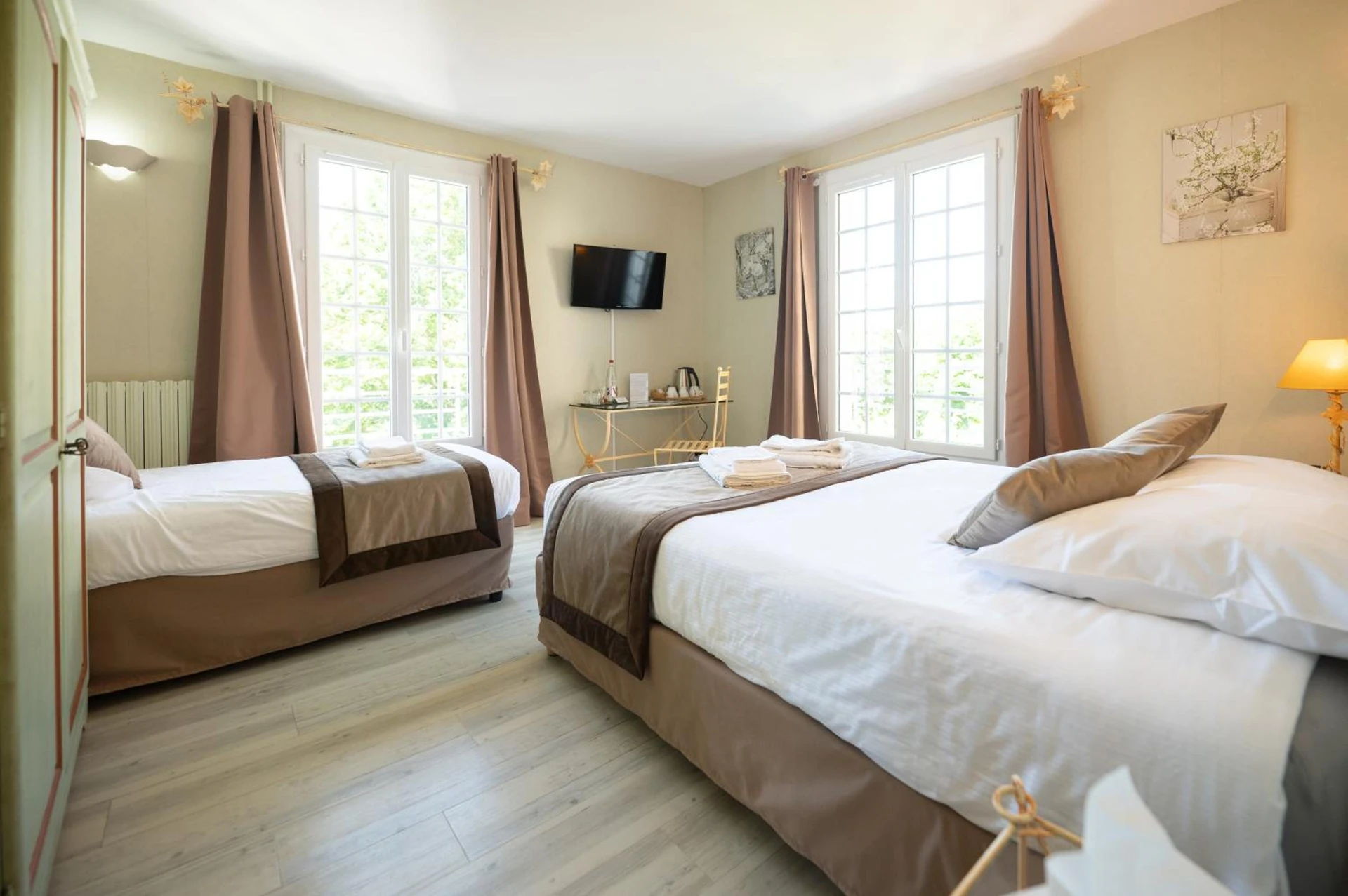 Organiser un séminaire d'entreprise : Logis Hôtels - Hôtel Restaurant Domaine Les Falaises à martel