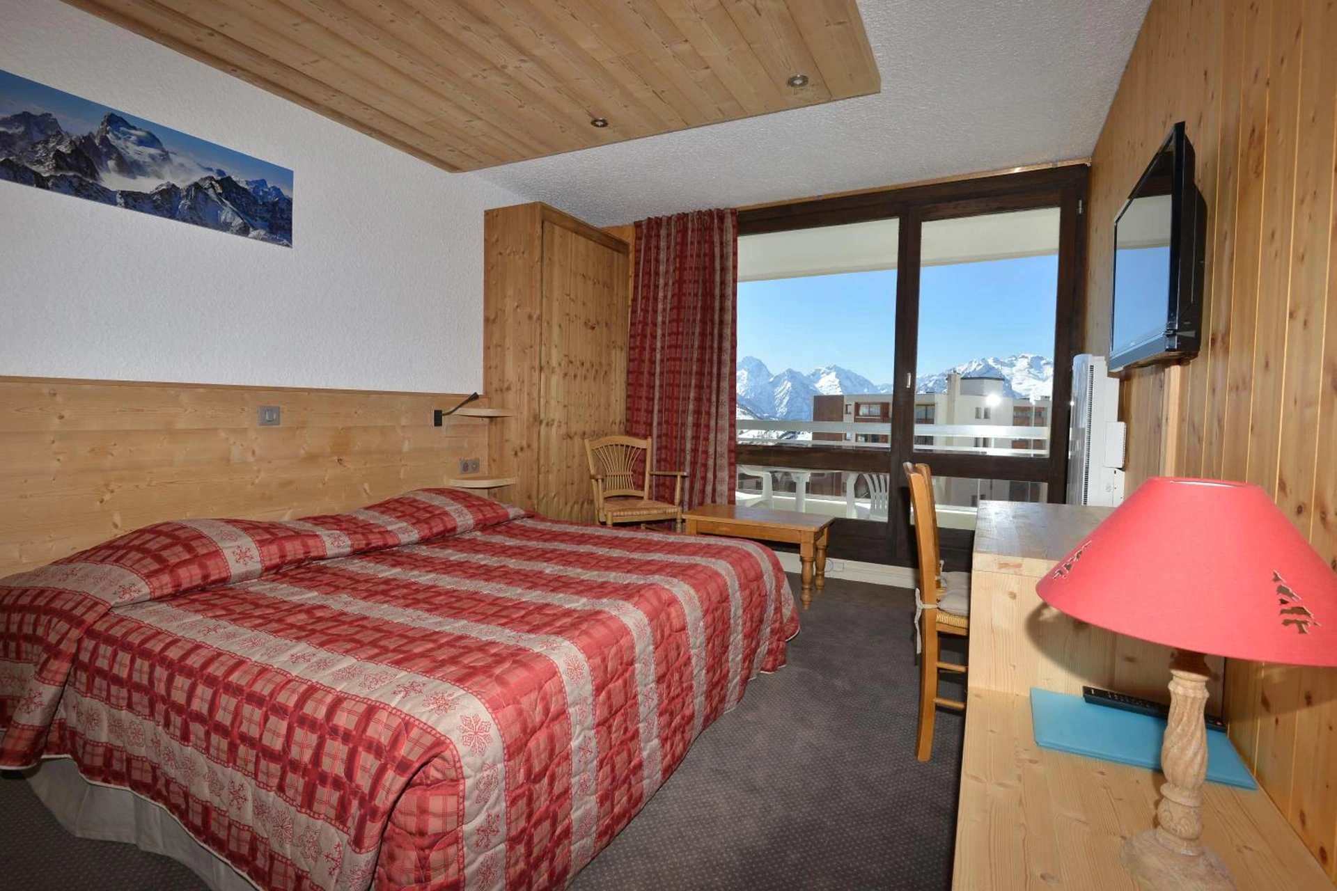 Magnifique chambre pour un séminaire d'entreprise à Hôtel Le Dôme - L'Alpe-d'Huez