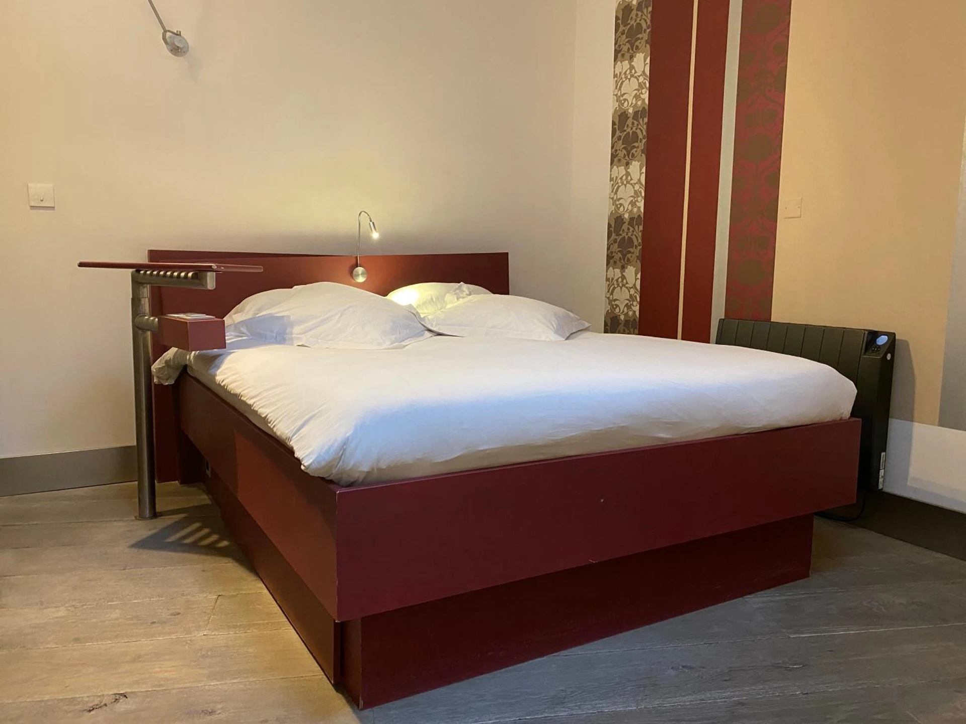 Chambre disponible pour un séminaire d'entreprise à Hôtel Le Dormeur du Val - Charleville-Mézières