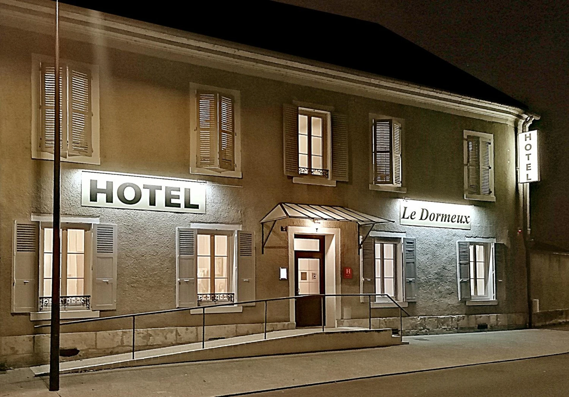 Organiser un séminaire d'entreprise : Hôtel Le Dormeux à mehun-sur-yevre