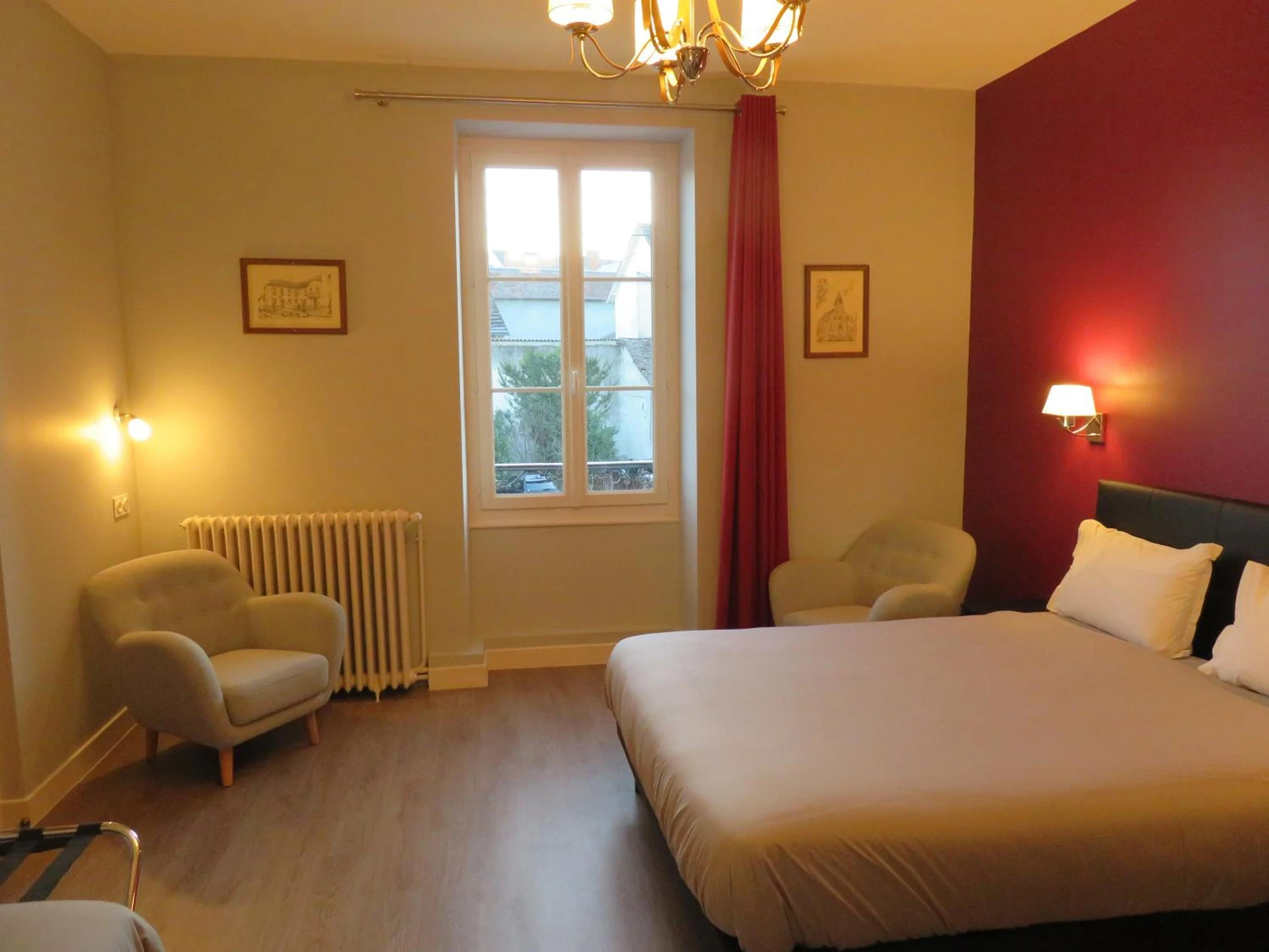 Chambre disponible pour un séminaire d'entreprise à Hôtel Le Dormeux - Mehun-sur-Yèvre