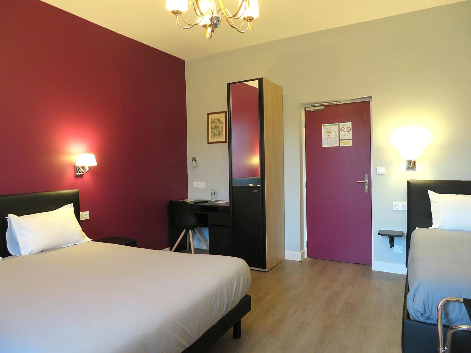 Magnifique chambre pour un séminaire d'entreprise à Hôtel Le Dormeux - Mehun-sur-Yèvre