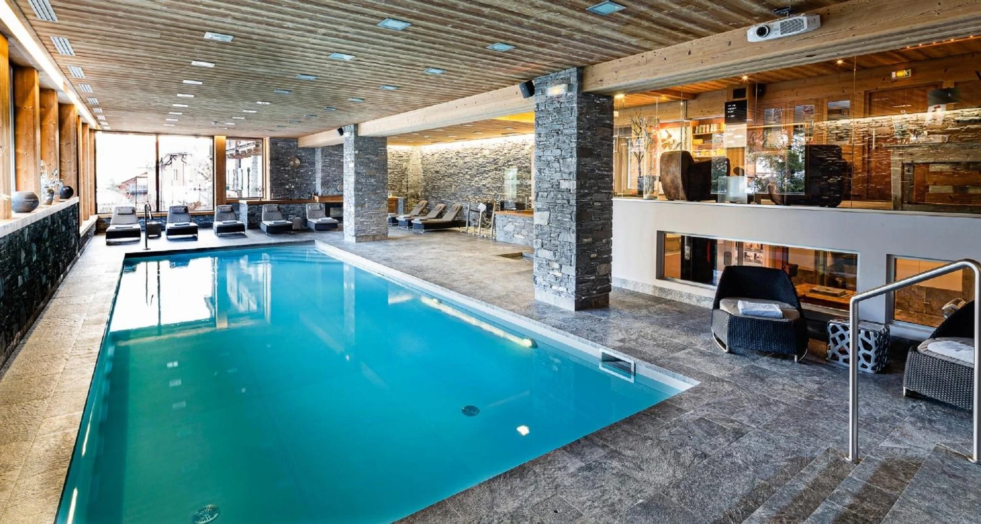Lieu convivial pour un séminaire d'entreprise à Fer à Cheval - Megève - En savoir plus 