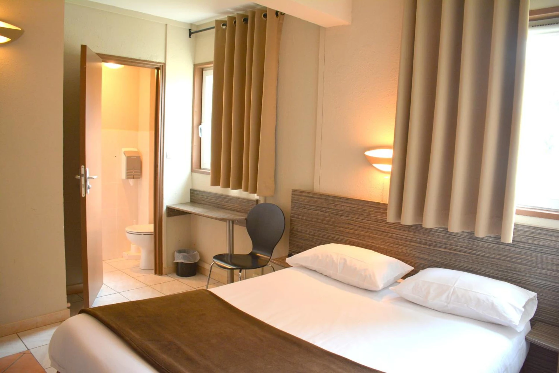 Chambre disponible pour un séminaire d'entreprise à Hôtel Le Floreal - Trèbes