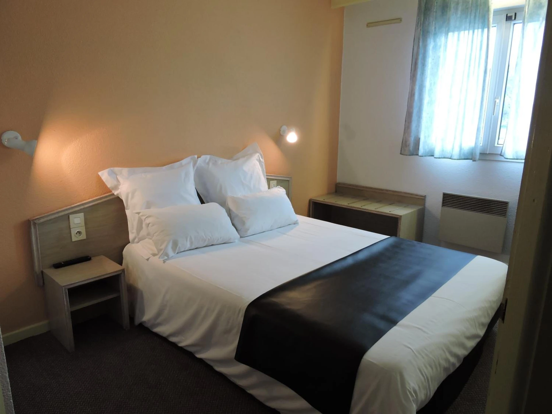Chambre disponible pour un séminaire d'entreprise à Hotel le Foron - La Roche-sur-Foron