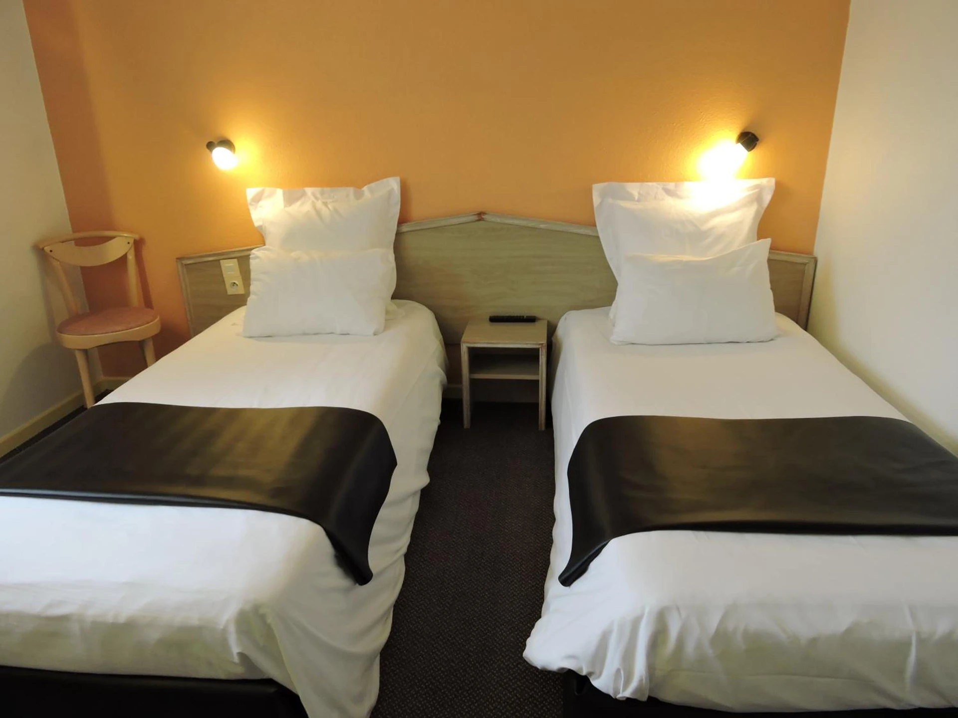 Chambre disponible pour un séminaire d'entreprise à Hotel le Foron - La Roche-sur-Foron