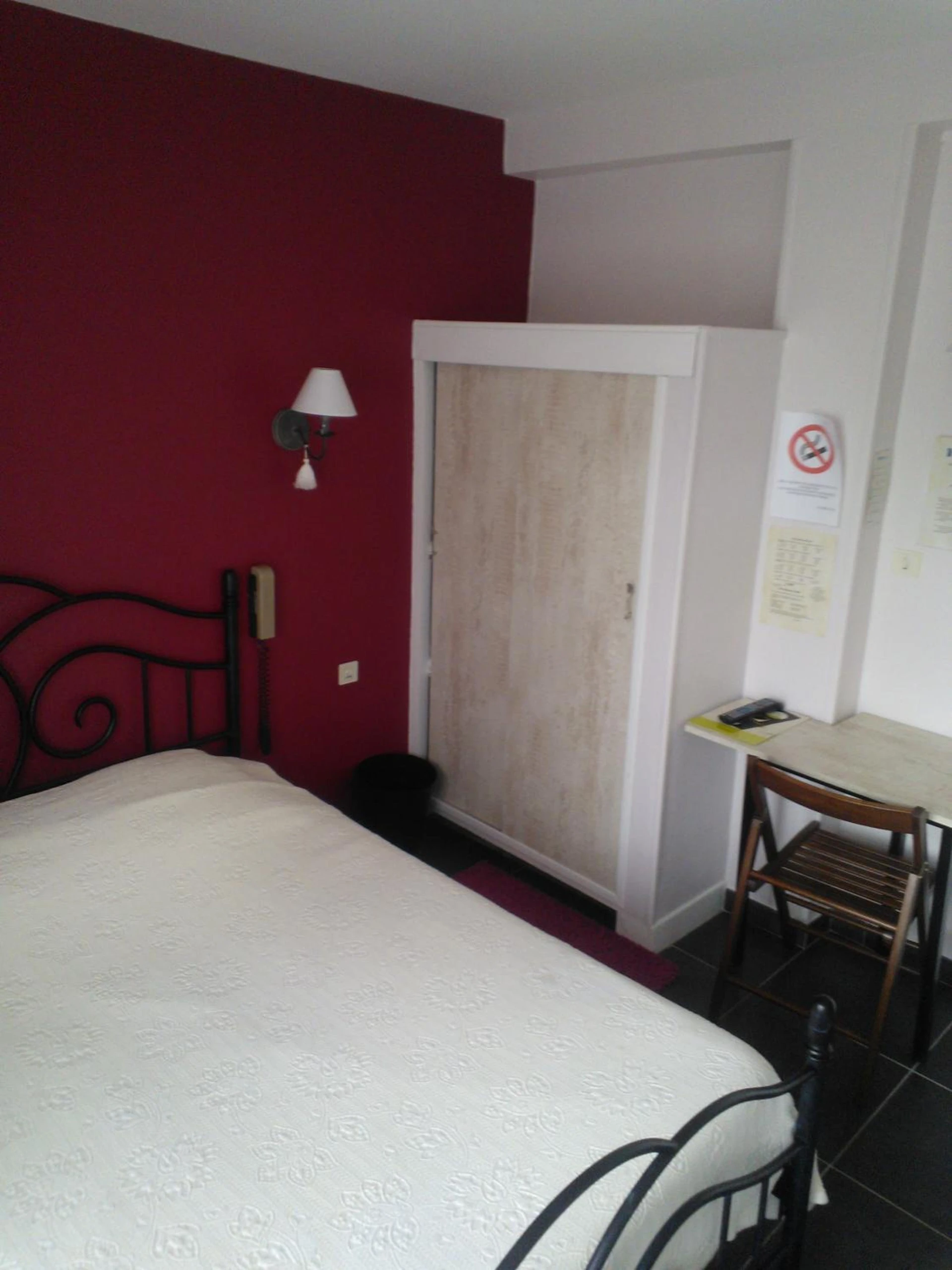 Chambre disponible pour un séminaire d'entreprise à Logis Le Franco Belge - Monthermé