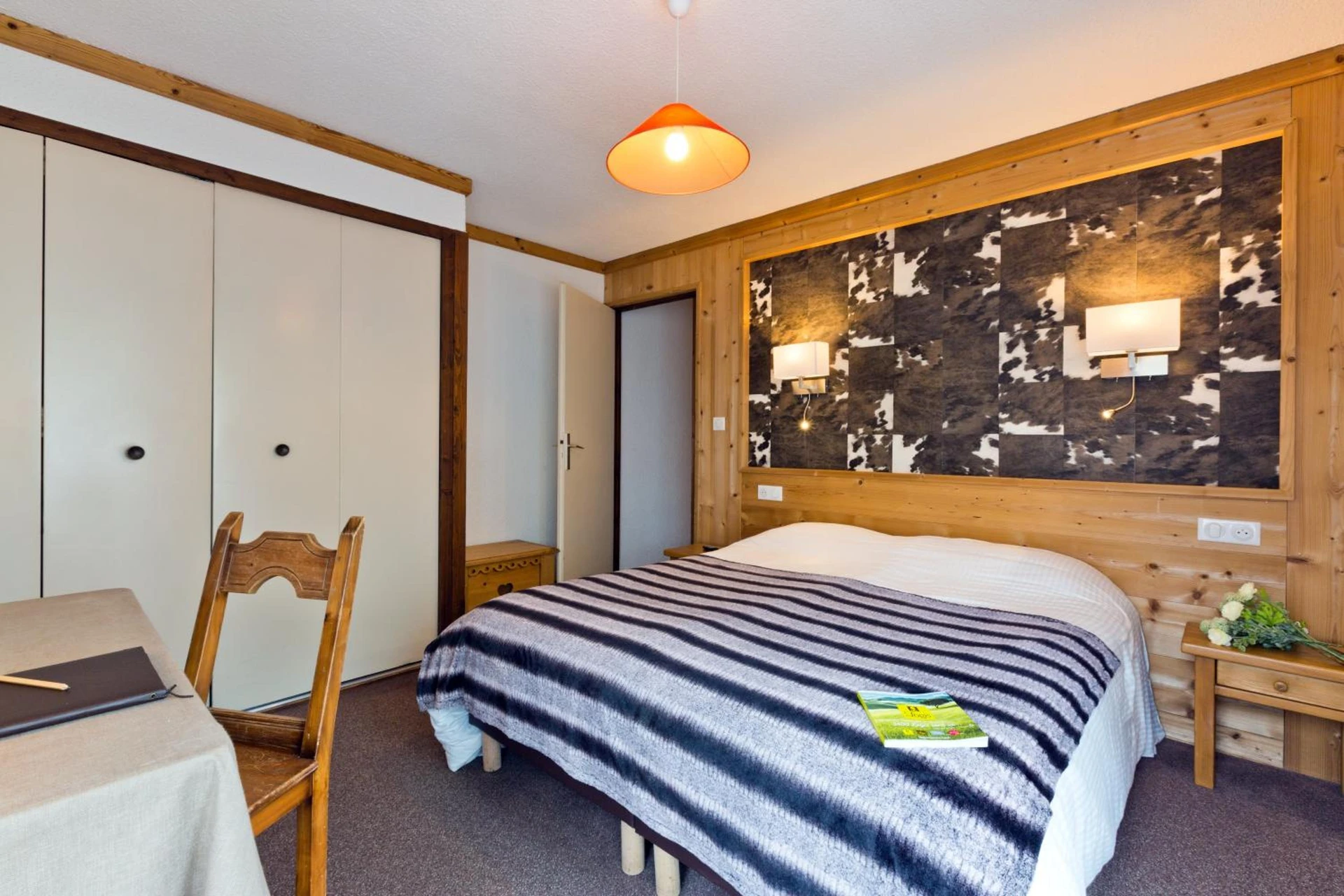 Chambre disponible pour un séminaire d'entreprise à Logis Hotel Gai Soleil - Samoëns