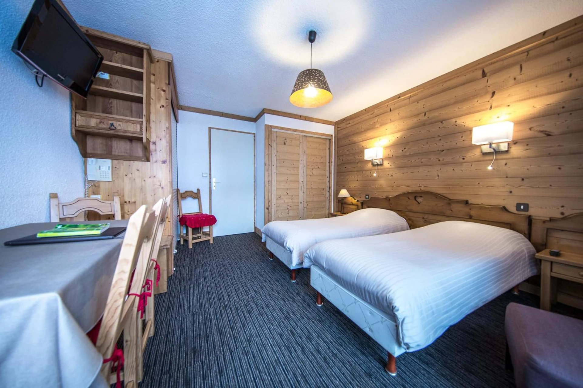 Magnifique chambre pour un séminaire d'entreprise à Logis Hotel Gai Soleil - Samoëns