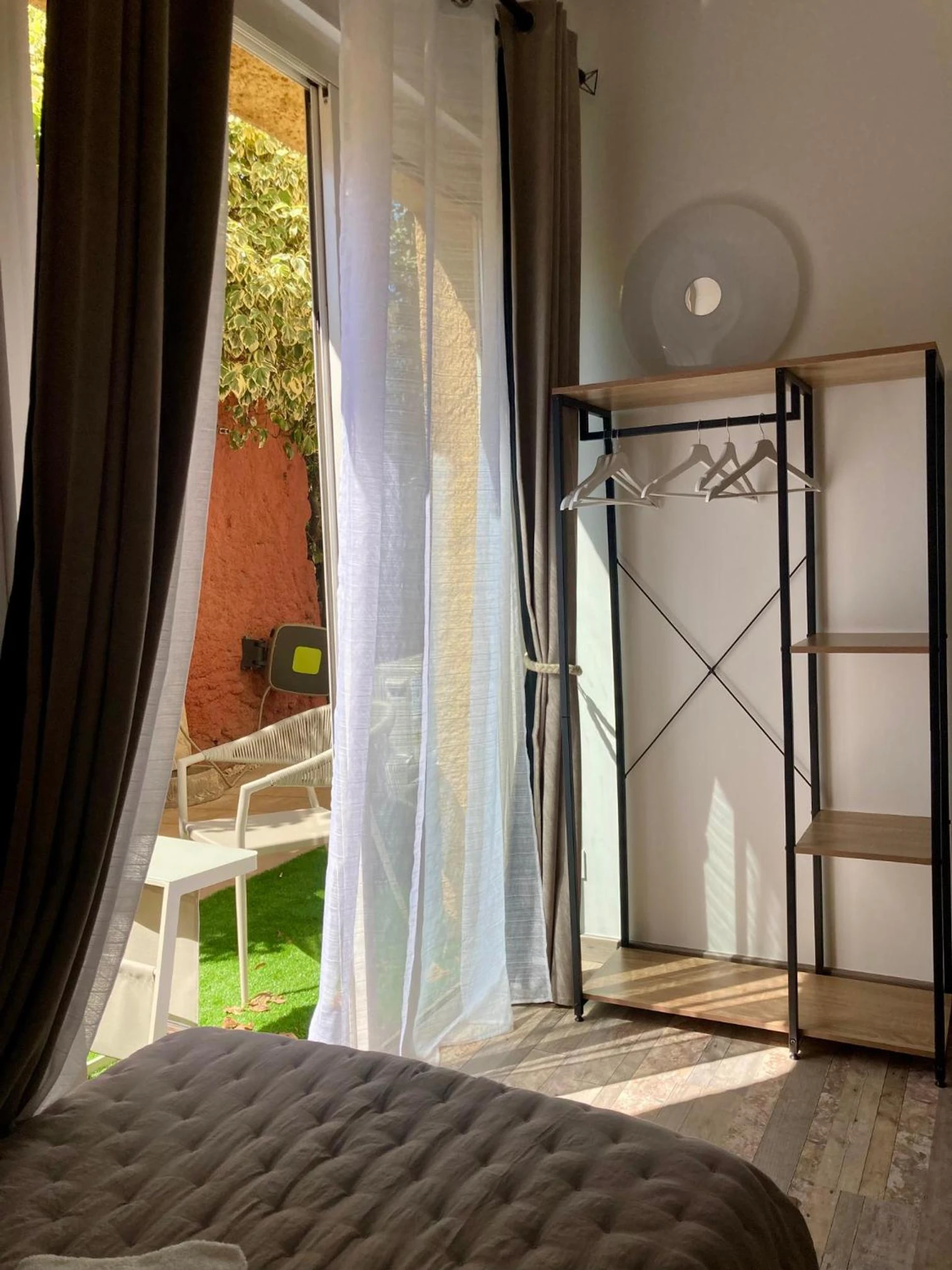 Chambre disponible pour un séminaire d'entreprise à Hôtel Le Gambetta - Vias