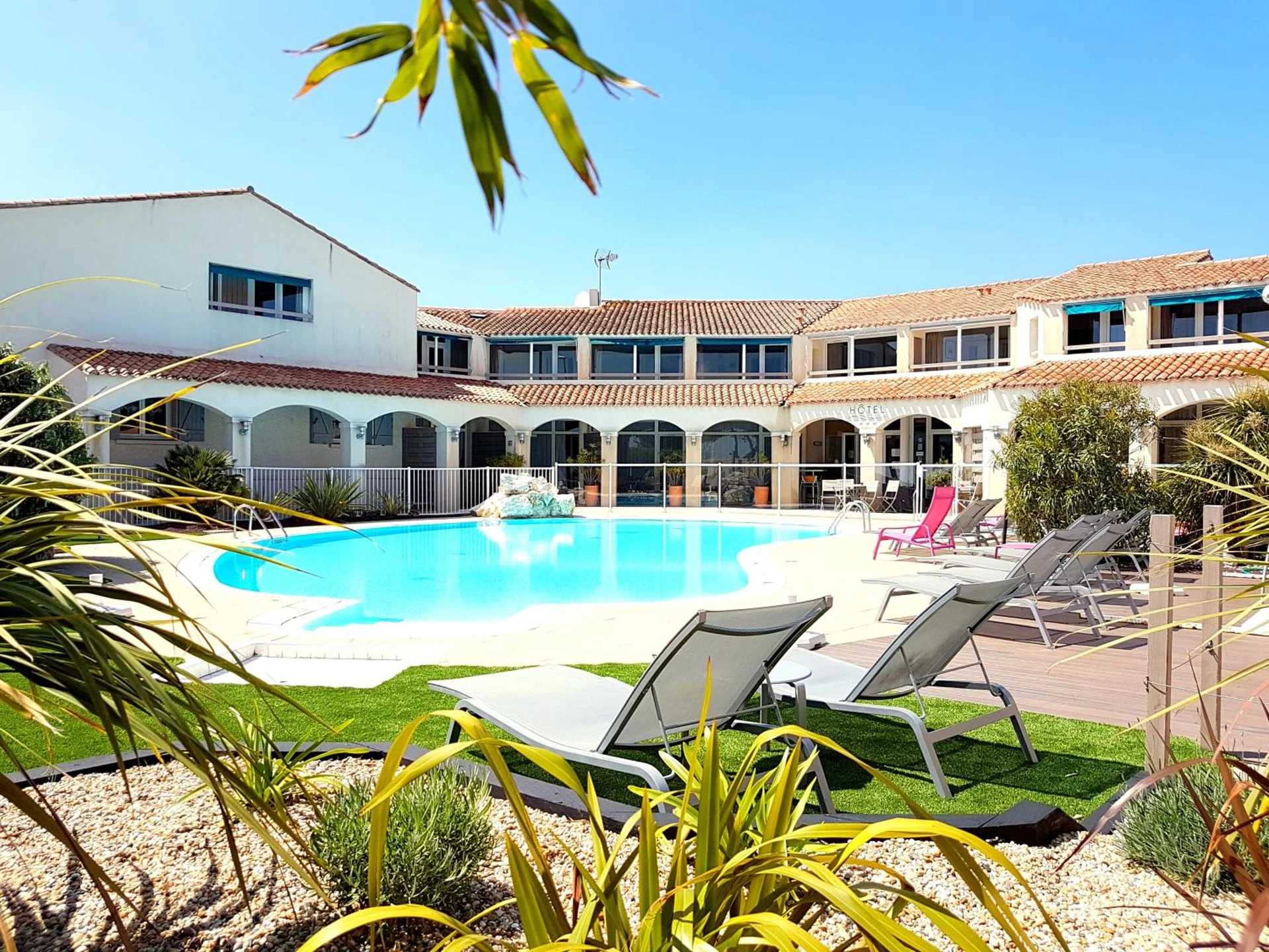 Organiser un séminaire d'entreprise : Hôtel Restaurant Le Grand Large - Face à la plage - Ile de Ré à rivedoux-plage