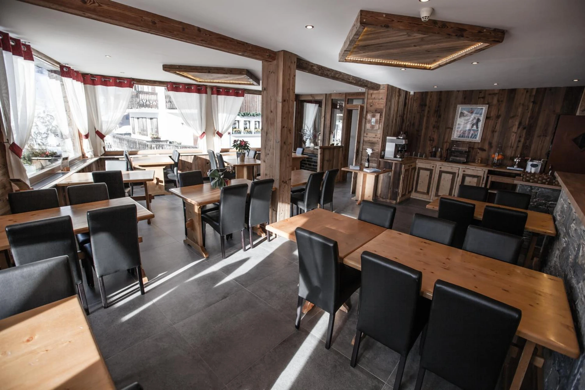Lieu convivial pour un séminaire d'entreprise à Hotel Le Grand Tetras - Morzine - En savoir plus 