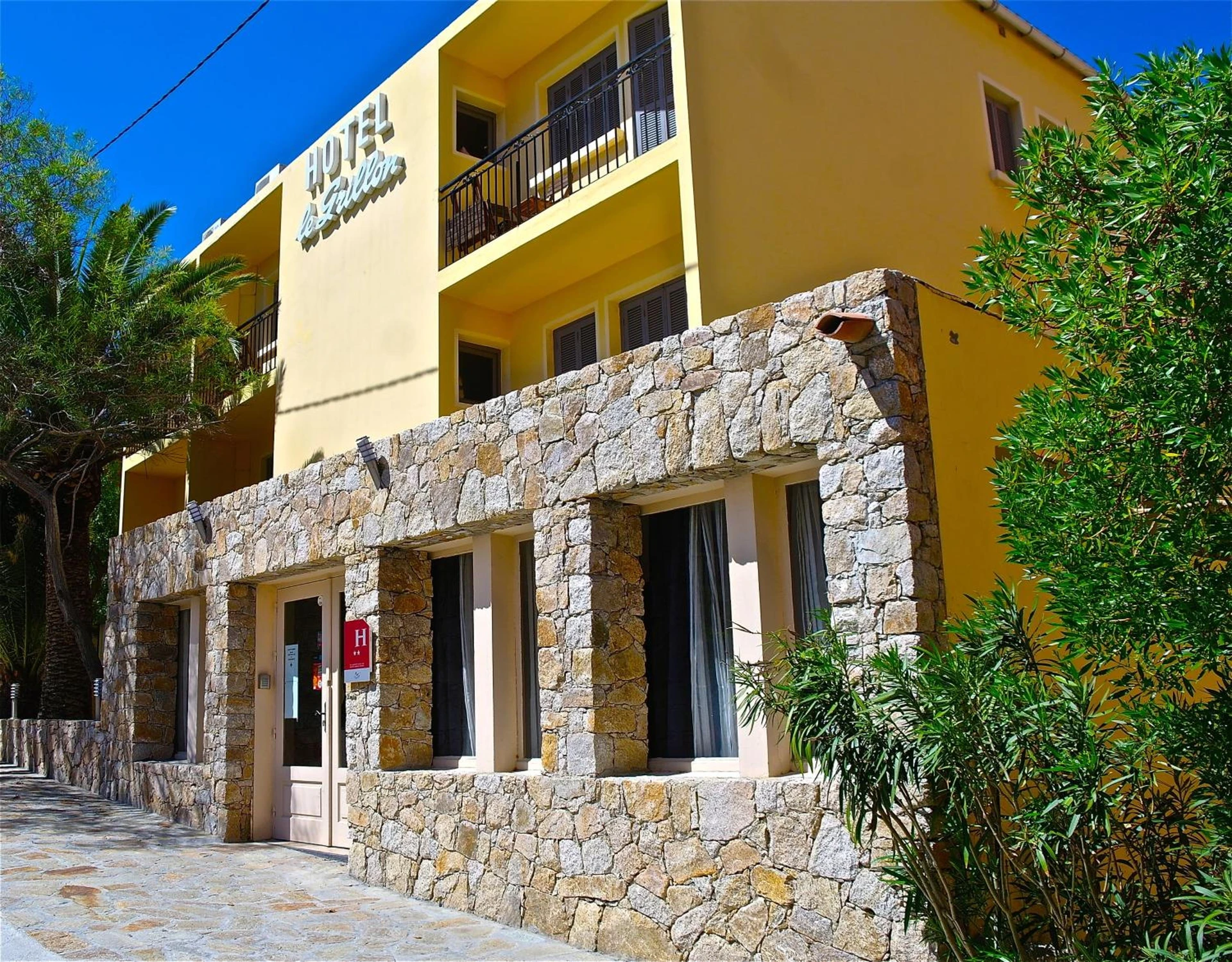 Ambiance de travail pour séminaire d'entreprise à Hôtel le Grillon - LʼÎle-Rousse