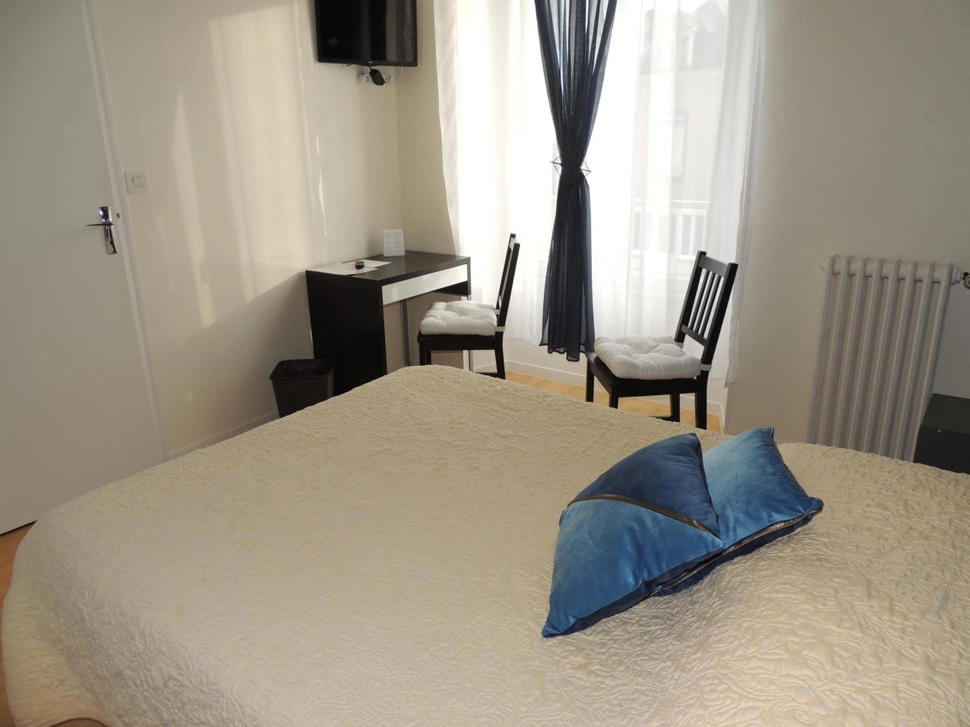 Chambre disponible pour un séminaire d'entreprise à Le Gue de Genes - Ambrieres Les Vallees