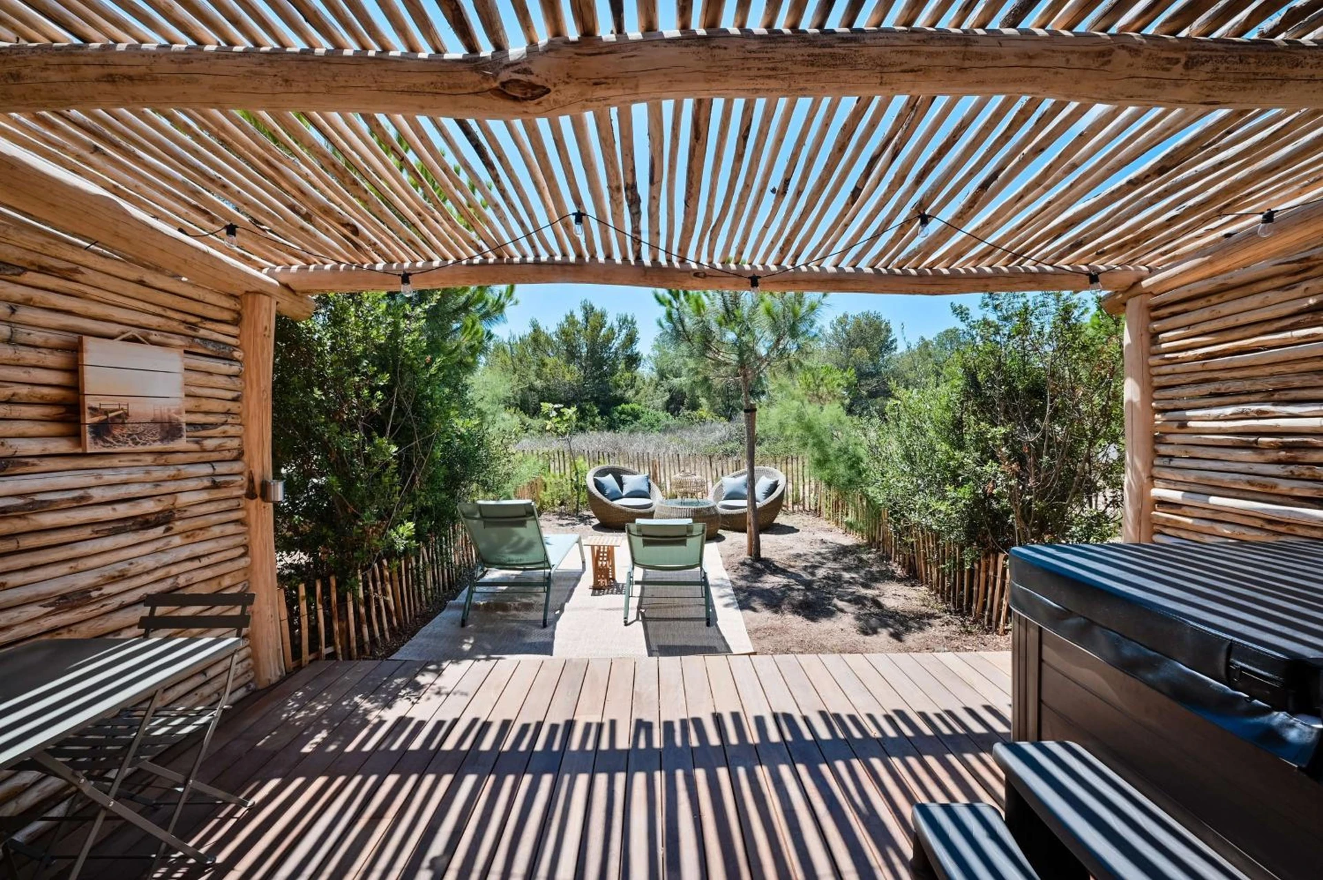 Ambiance de travail pour séminaire d'entreprise à Le Hameau Des Pesquiers Ecolodge & Spa, Curio Collection By Hilton - Hyères