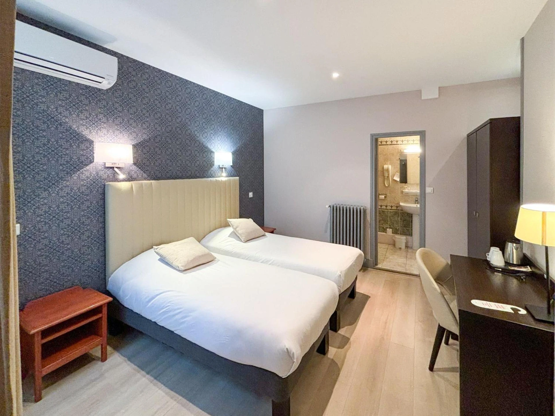 Magnifique chambre pour un séminaire d'entreprise à Hotel Le Jacquemart - Dijon