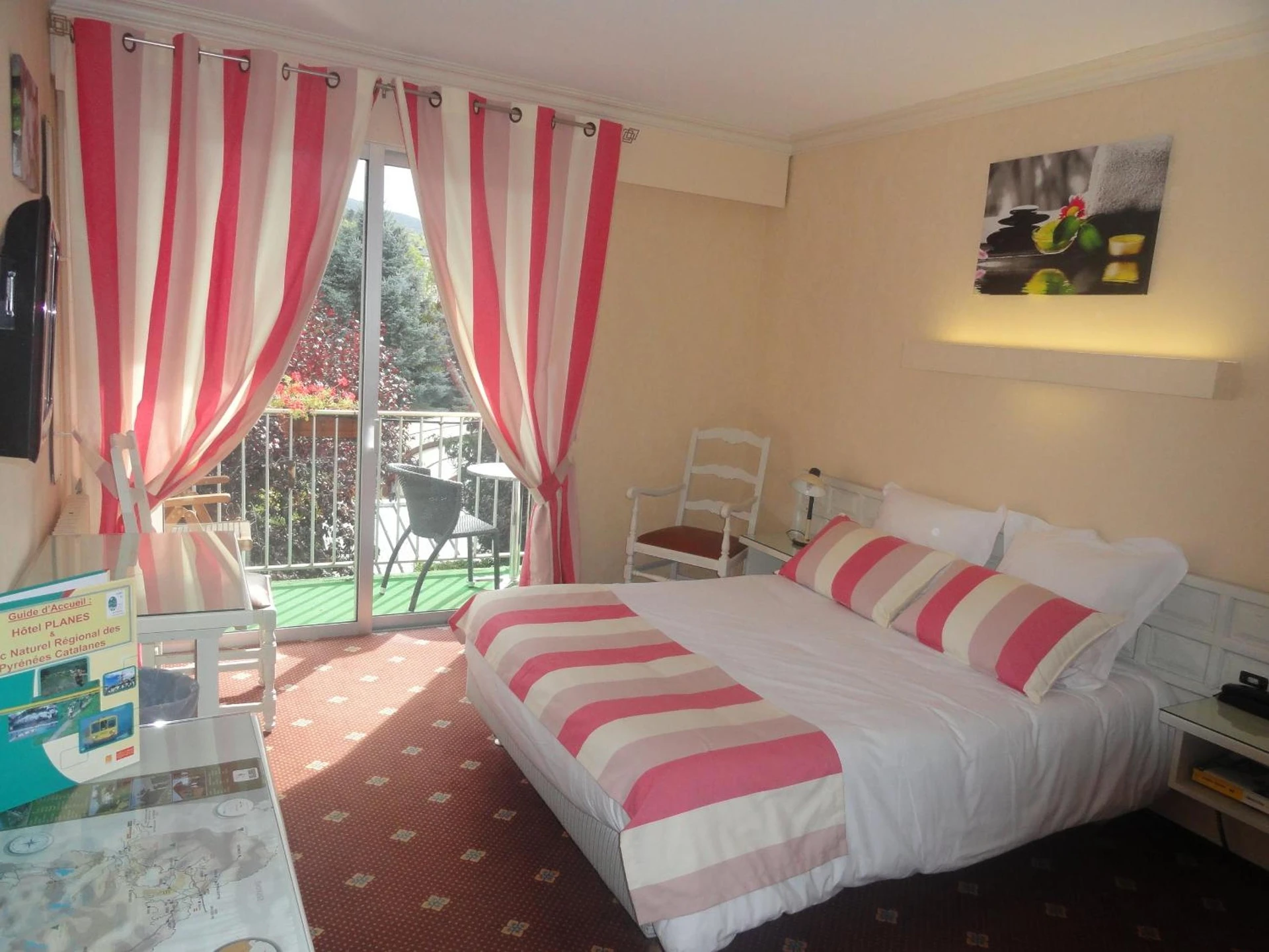 Magnifique chambre pour un séminaire d'entreprise à Le Jardin - Saillagouse