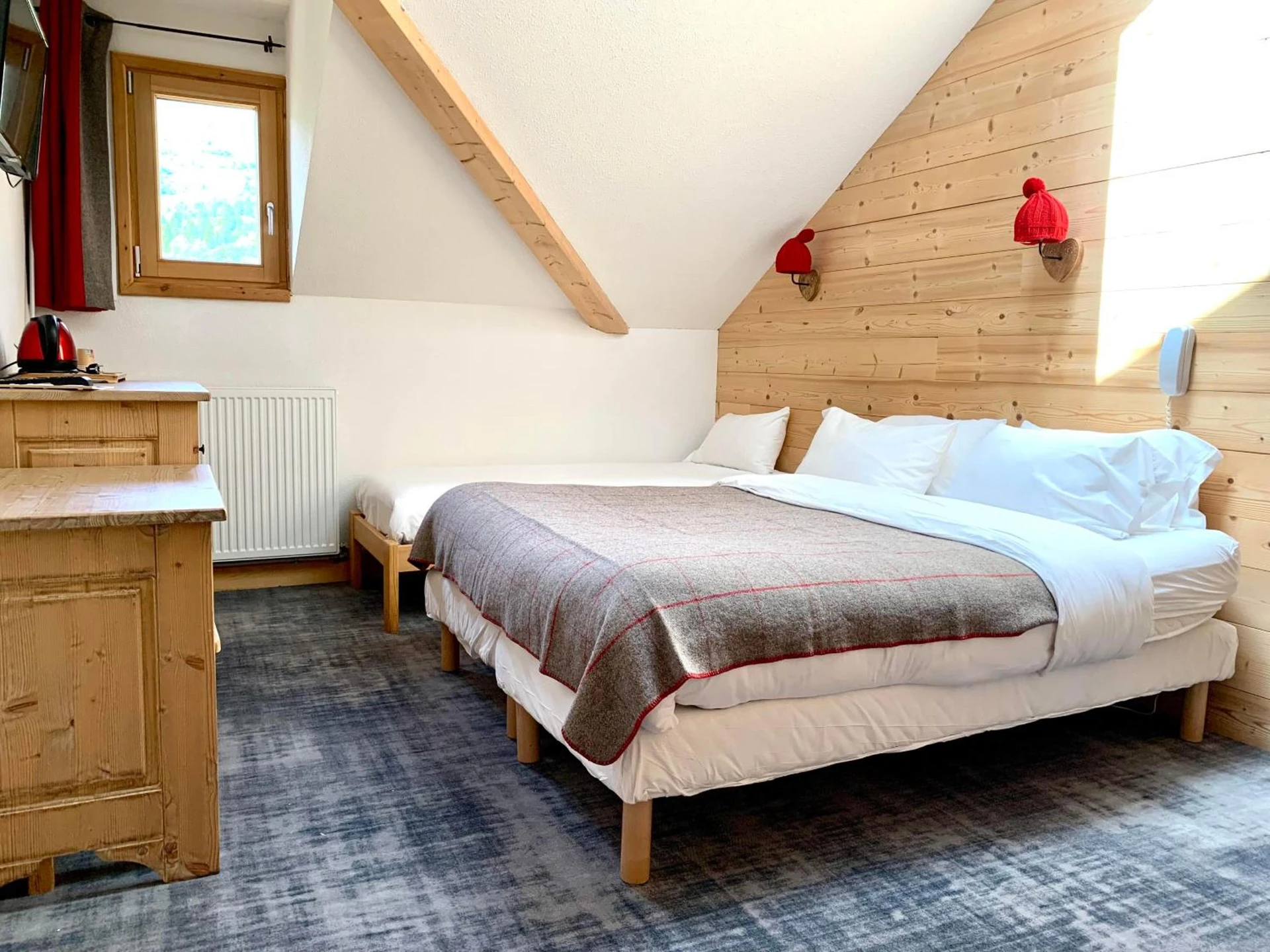 Chambre disponible pour un séminaire d'entreprise à Hotel Lac Bleu 1650 - Saint-François-Longchamp