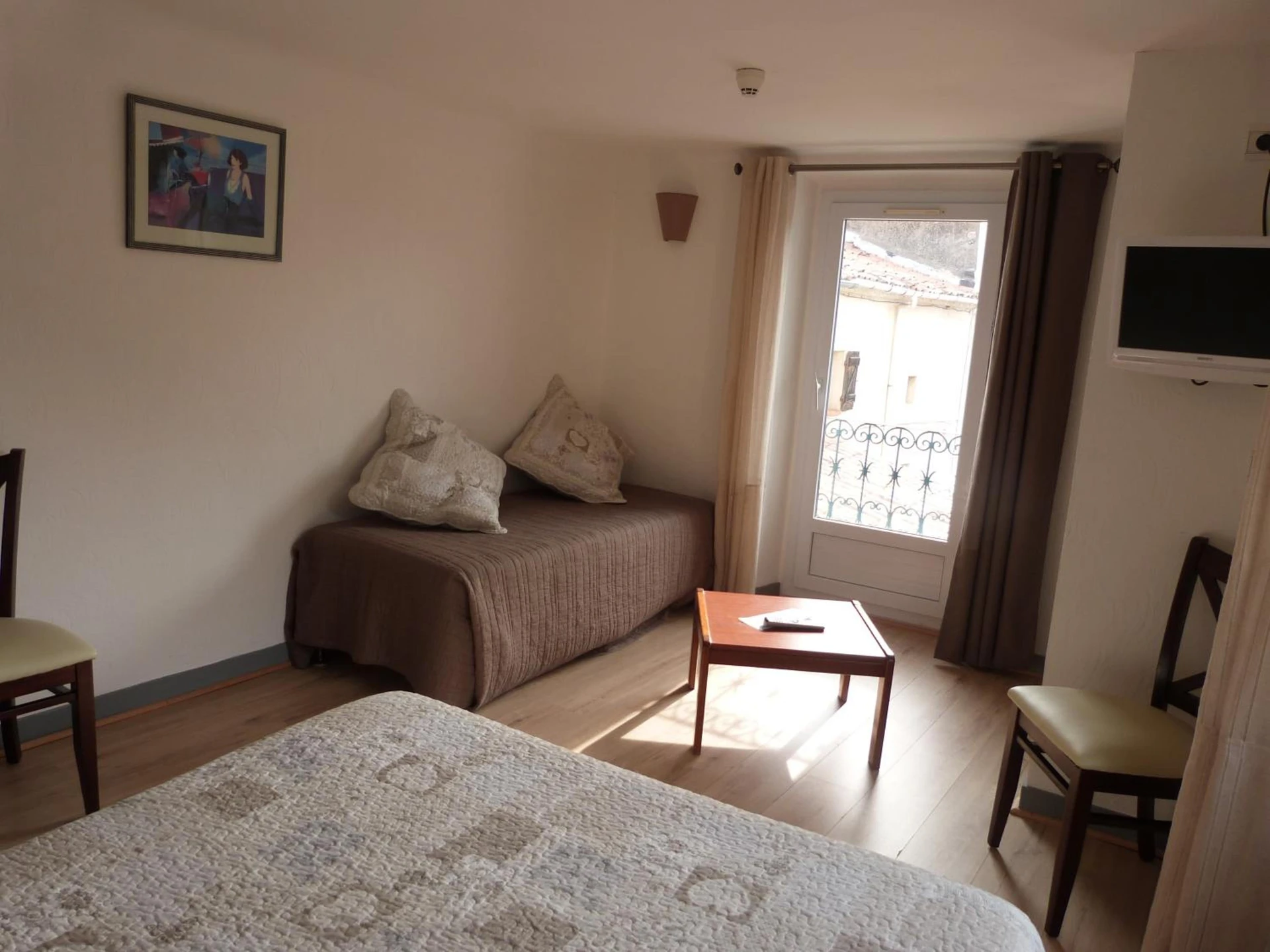 Chambre disponible pour un séminaire d'entreprise à Hôtel Restaurant Le Lachens - La Bastide