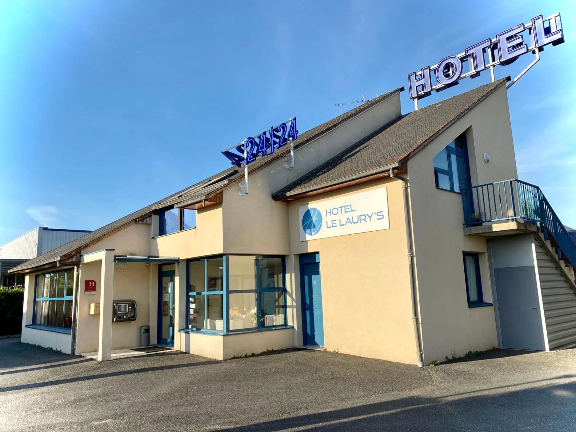 Organiser un séminaire d'entreprise : Hôtel Le Laury's à onet-le-chateau