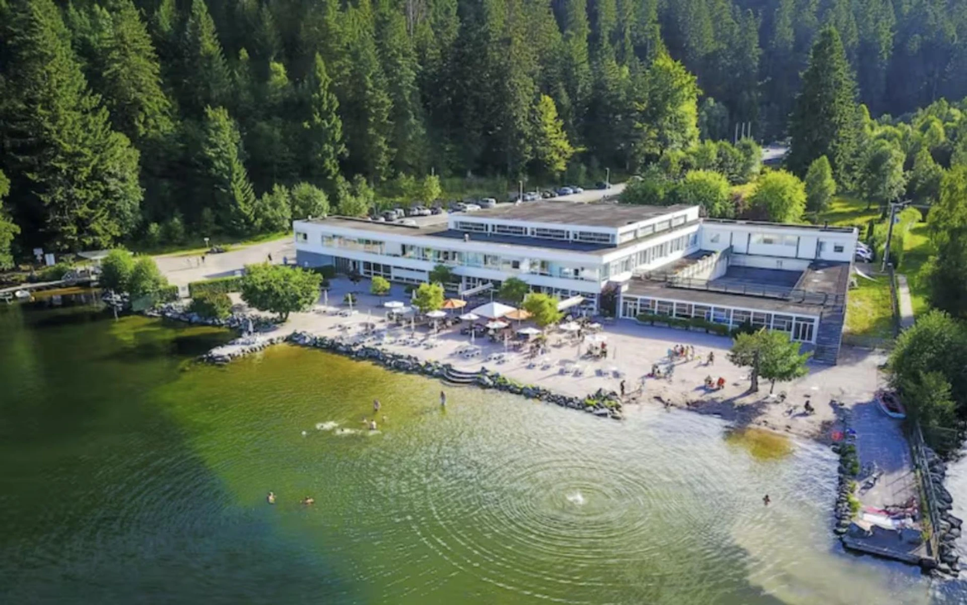Salle de séminaire à Appart'Hôtel LIDO au bord de l'eau - Organiser un événement professionnel à Gérardmer