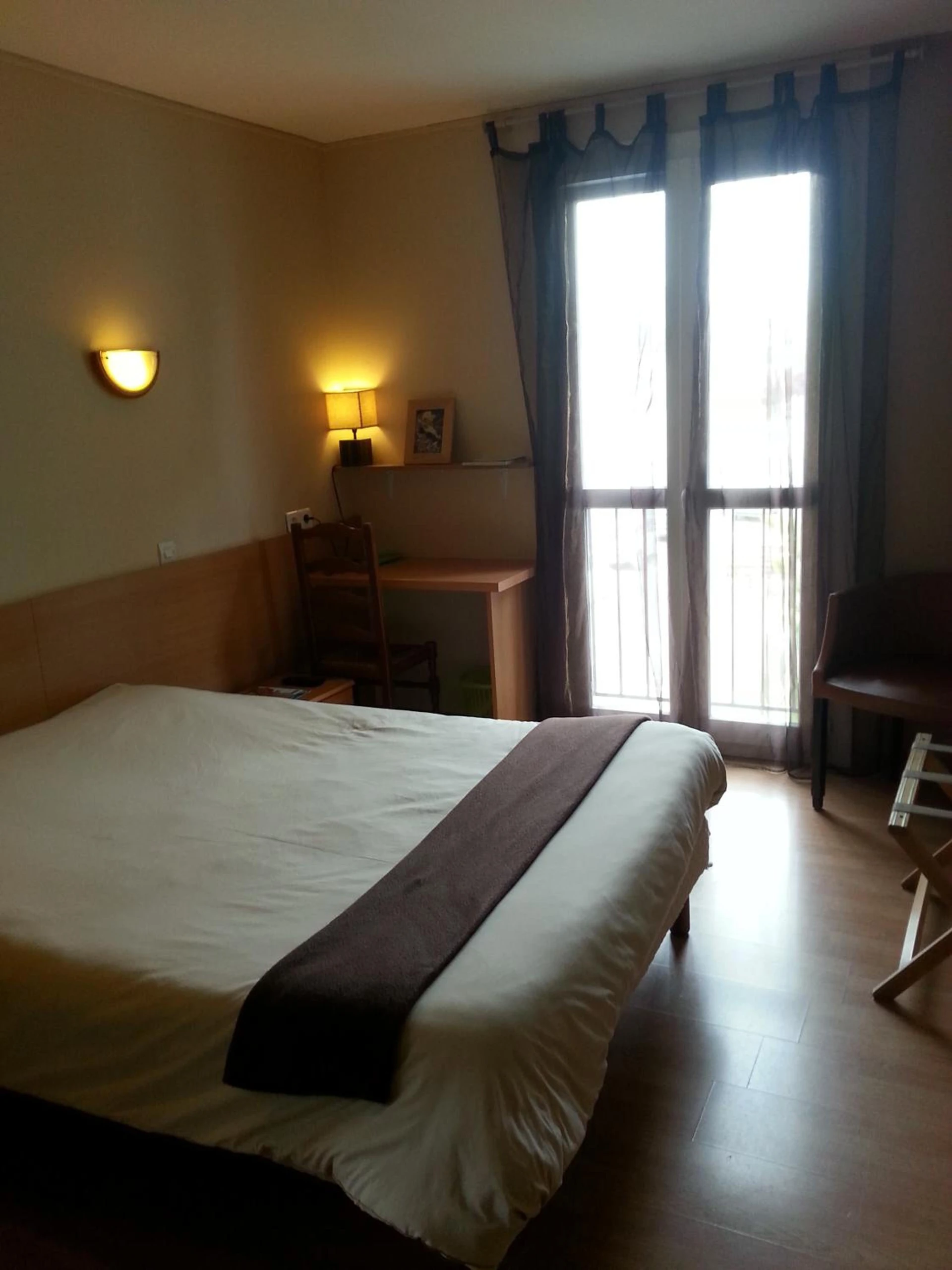 Chambre disponible pour un séminaire d'entreprise à Hôtel du Lion d'Or - Marmande