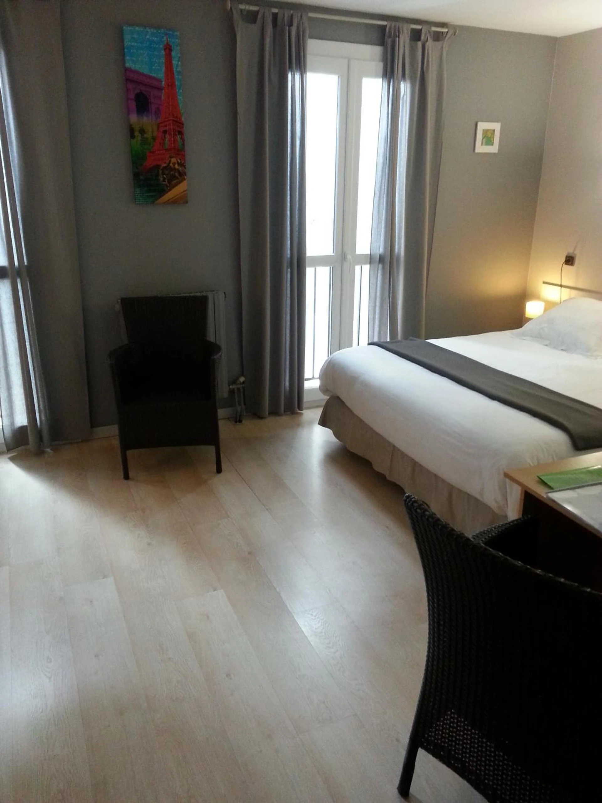 Magnifique chambre pour un séminaire d'entreprise à Hôtel du Lion d'Or - Marmande