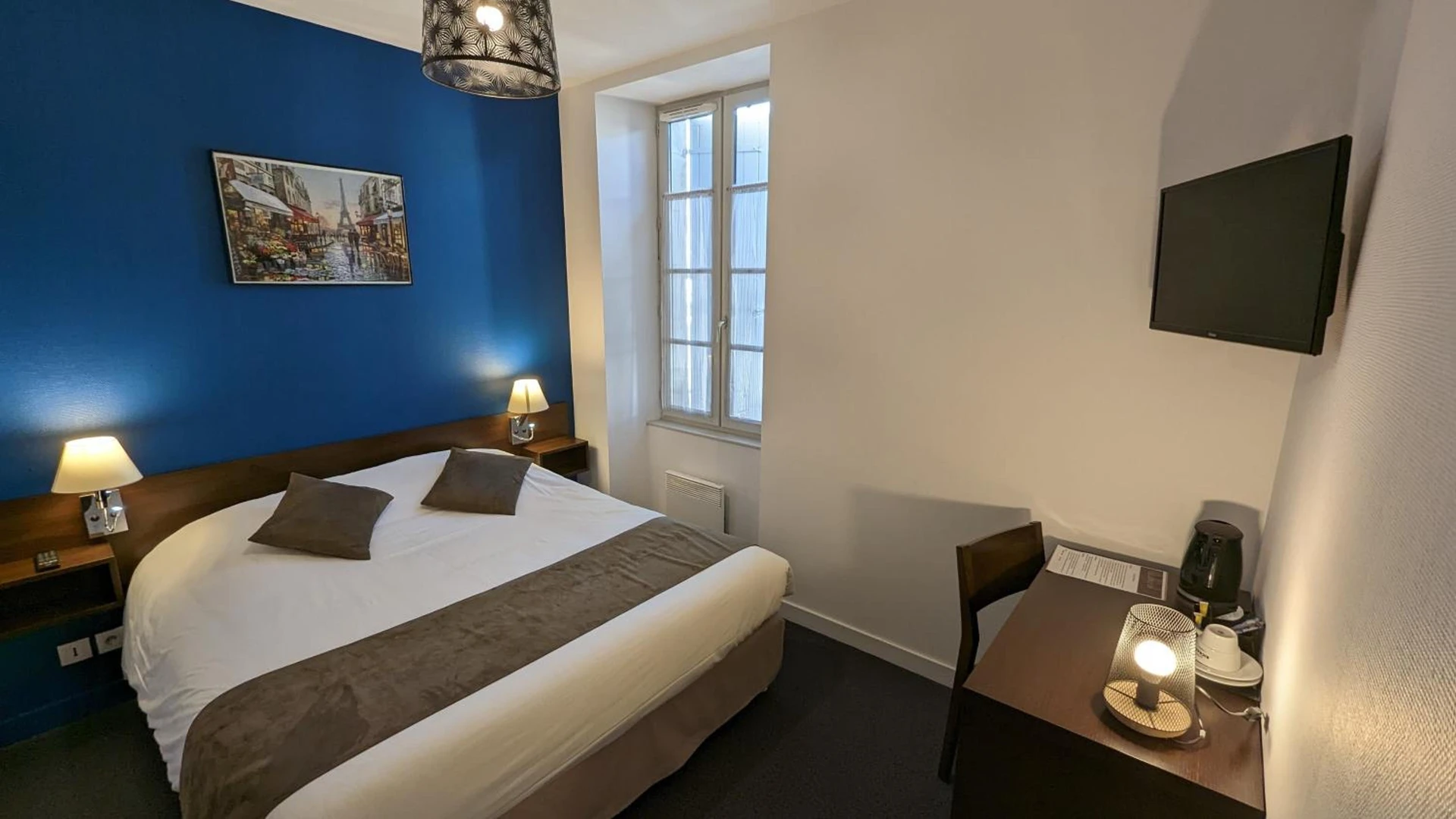 Magnifique chambre pour un séminaire d'entreprise à Hôtel Restaurant Le Lion d'Or - Gémozac