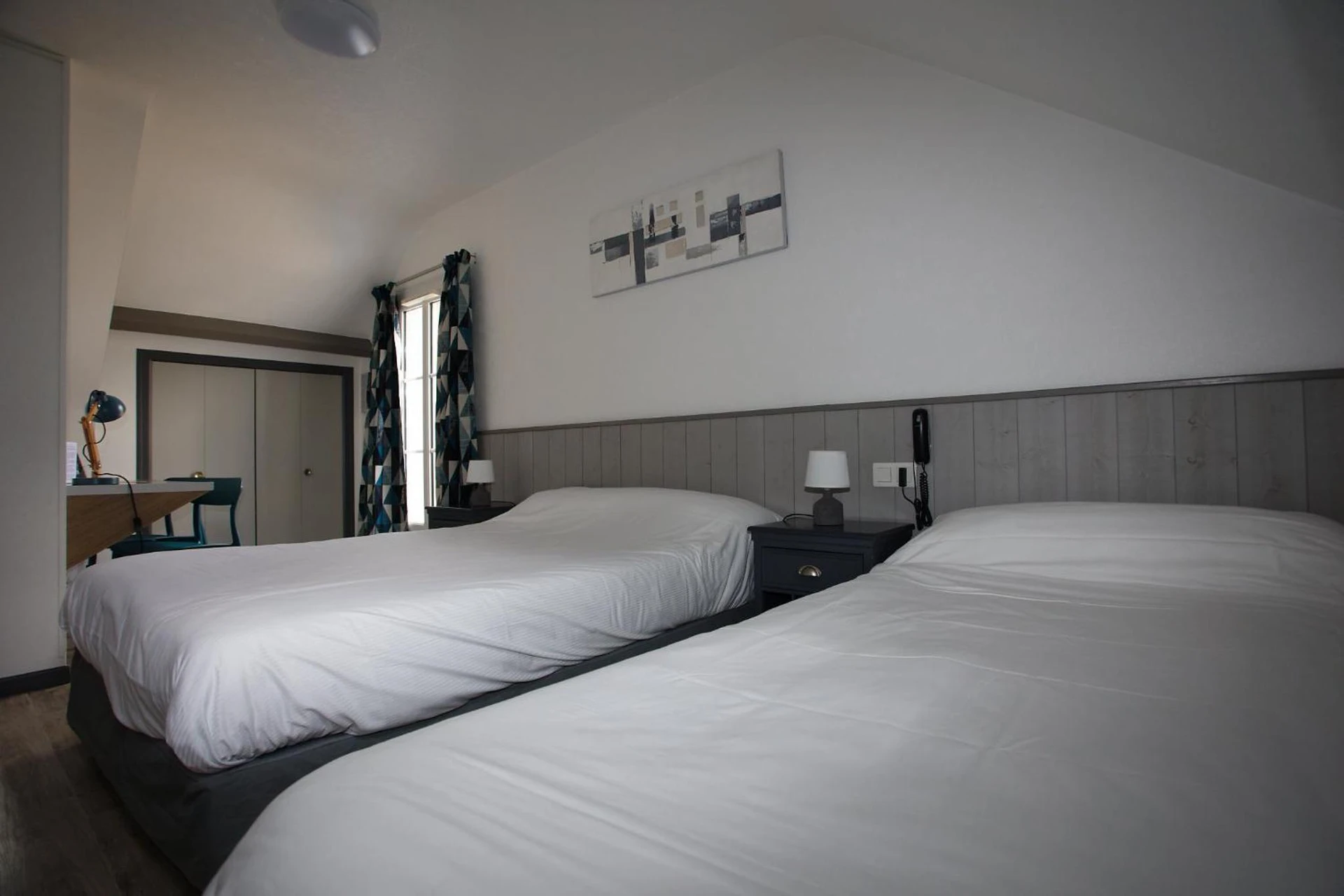 Chambre disponible pour un séminaire d'entreprise à Contact Hôtel - Hôtel Le Lion d'Or Lamballe - Lamballe