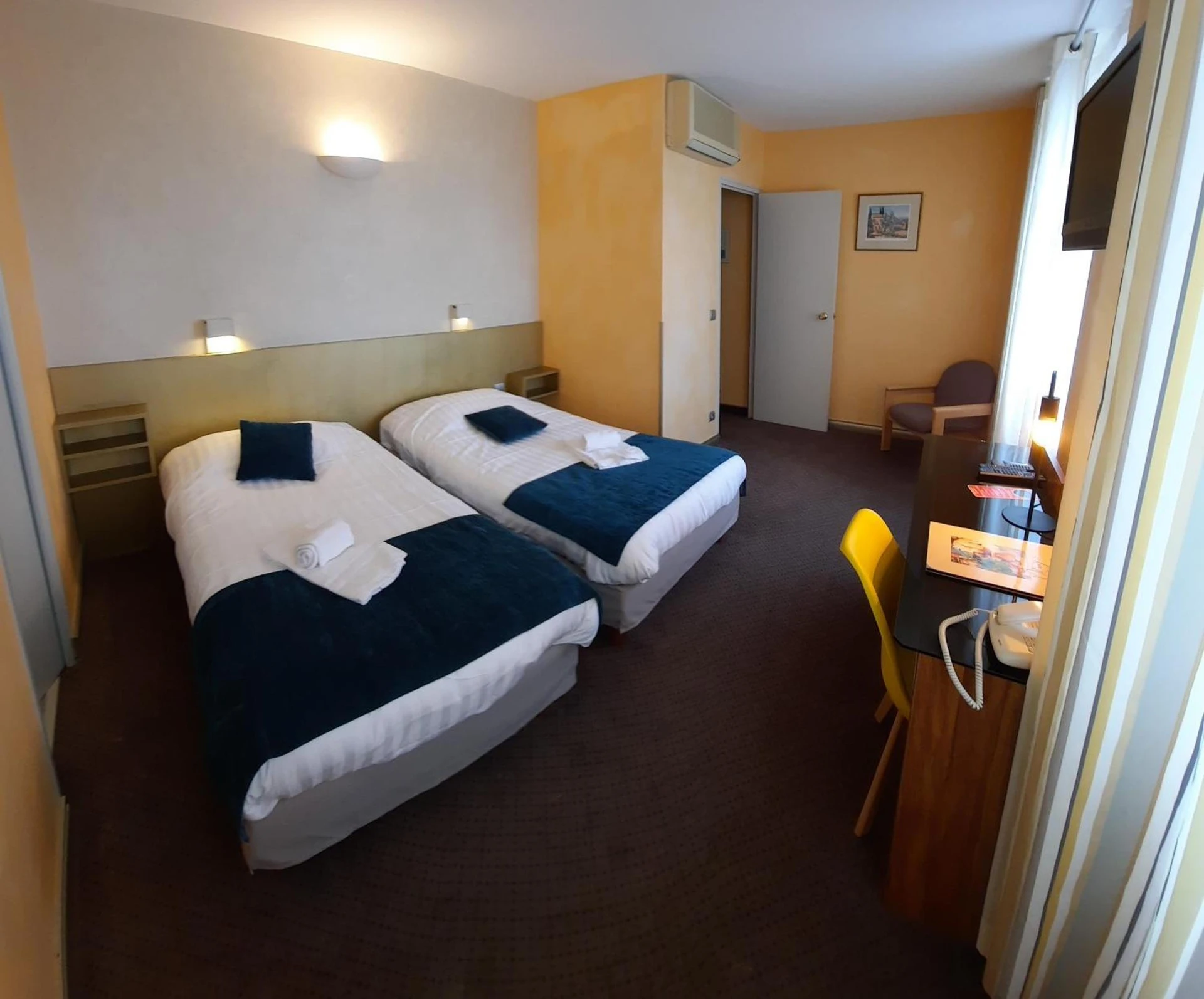 Chambre disponible pour un séminaire d'entreprise à Logis Hôtels - Hôtel et Restaurant Le Lion d'Or - Gramat