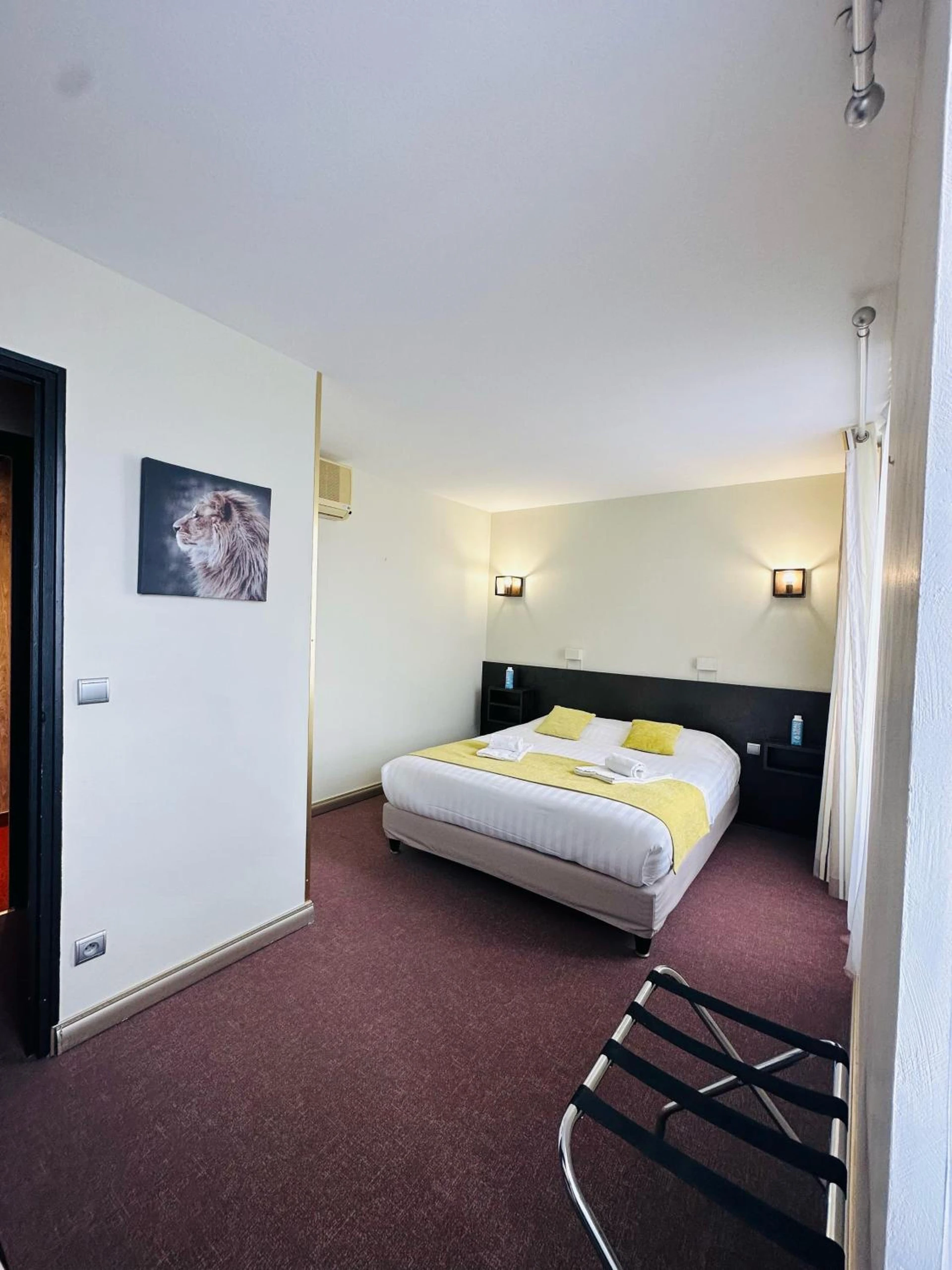Chambre disponible pour un séminaire d'entreprise à Logis Hôtels - Hôtel et Restaurant Le Lion d'Or - Gramat