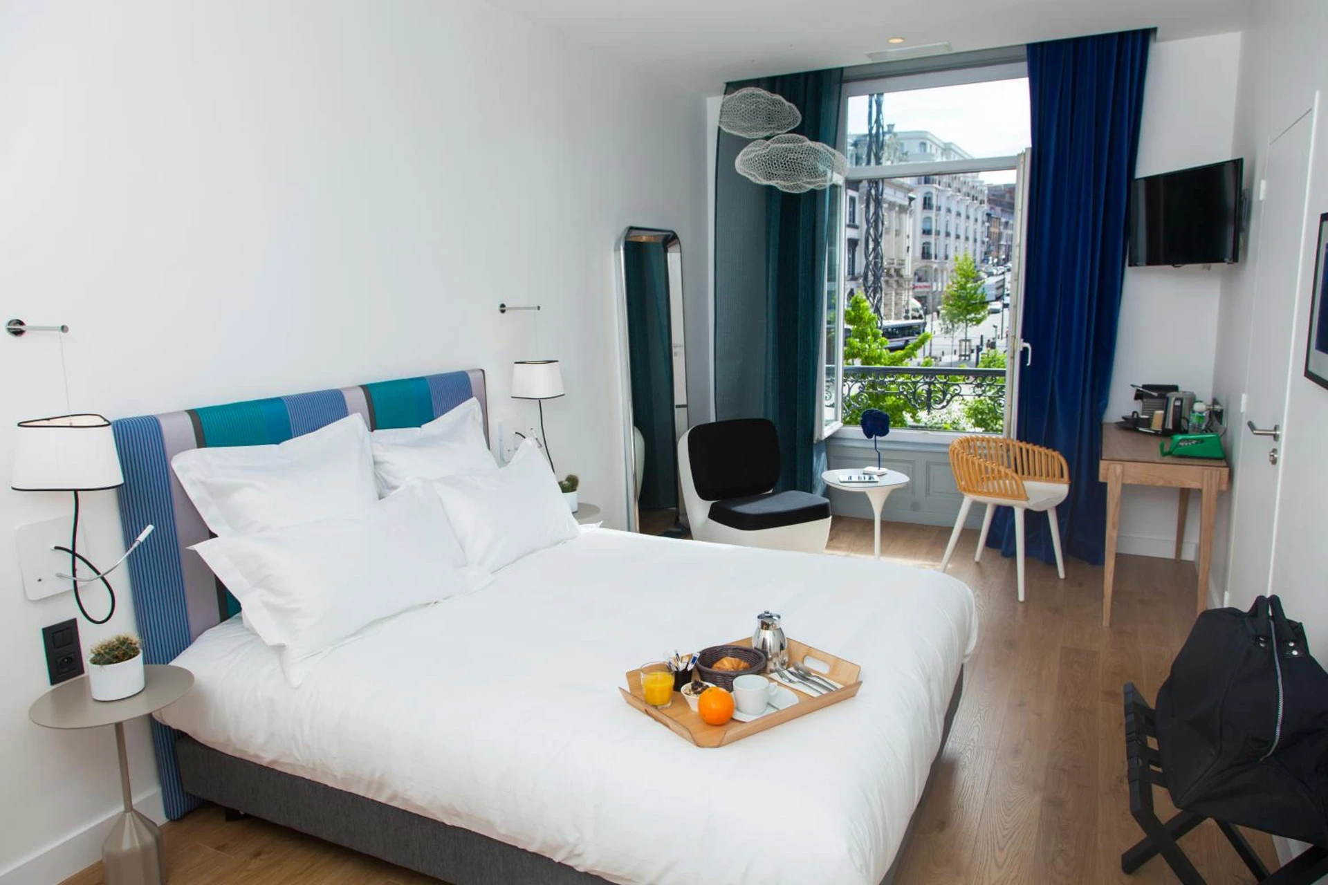 Chambre disponible pour un séminaire d'entreprise à The Originals Boutique, Hôtel Le Lion, Clermont-Ferrand - Clermont-Ferrand