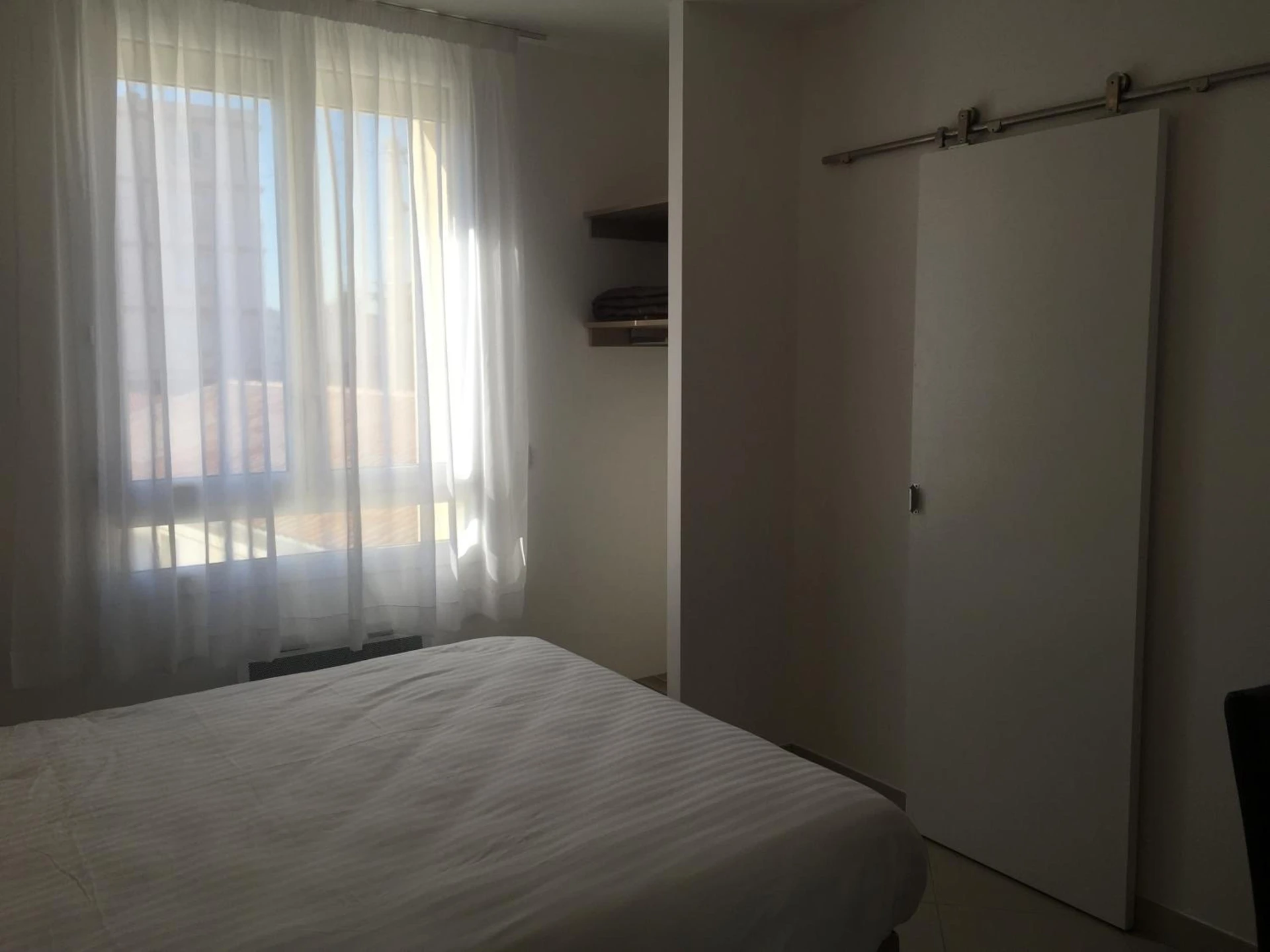 Chambre disponible pour un séminaire d'entreprise à Le Logis Dauphinois - Roussillon