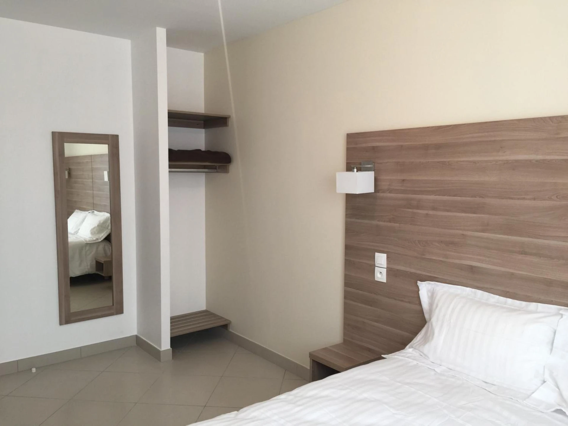 Chambre disponible pour un séminaire d'entreprise à Le Logis Dauphinois - Roussillon