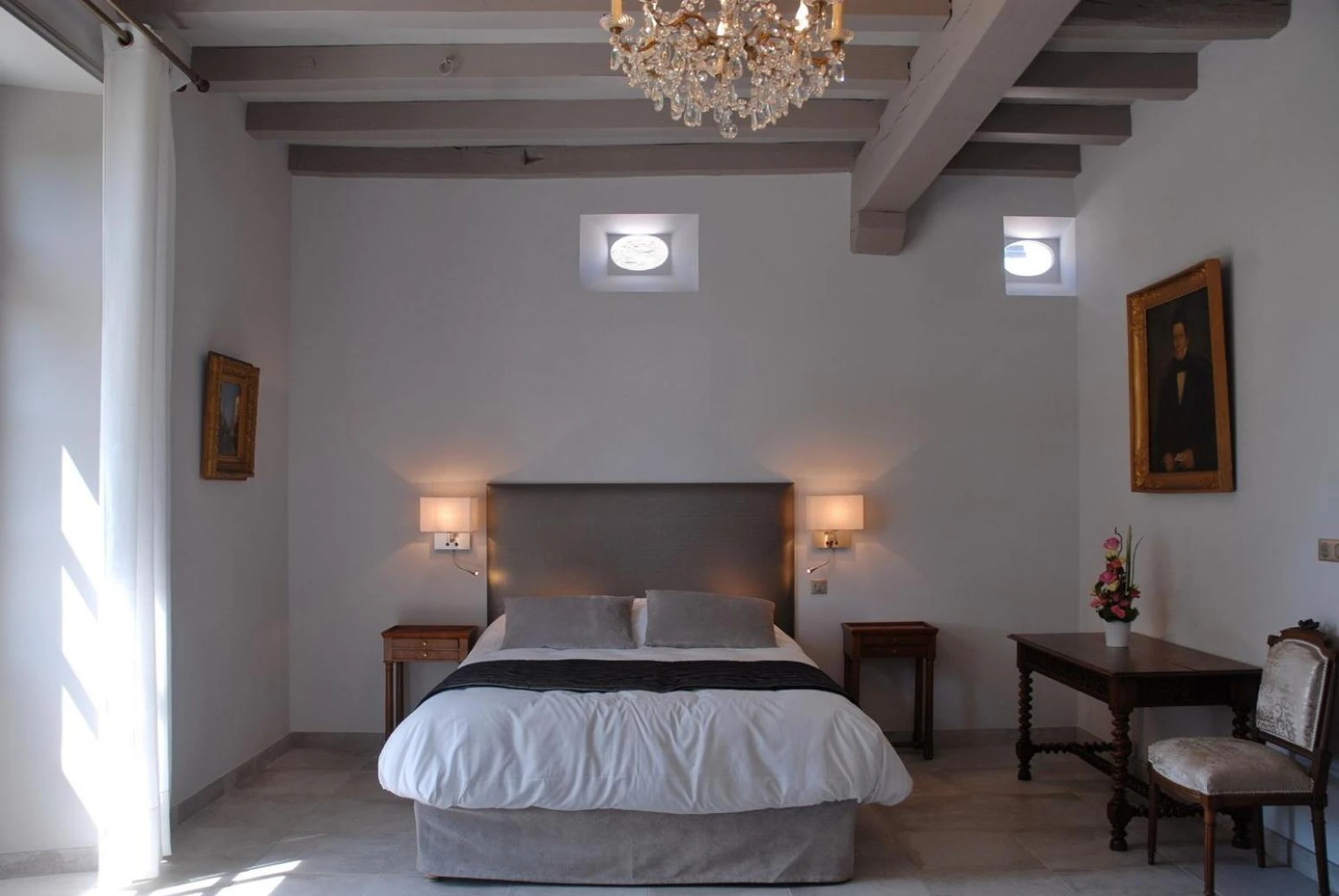 Magnifique chambre pour un séminaire d'entreprise à Le Logis du Péré - Saint-Coutant-le-Grand