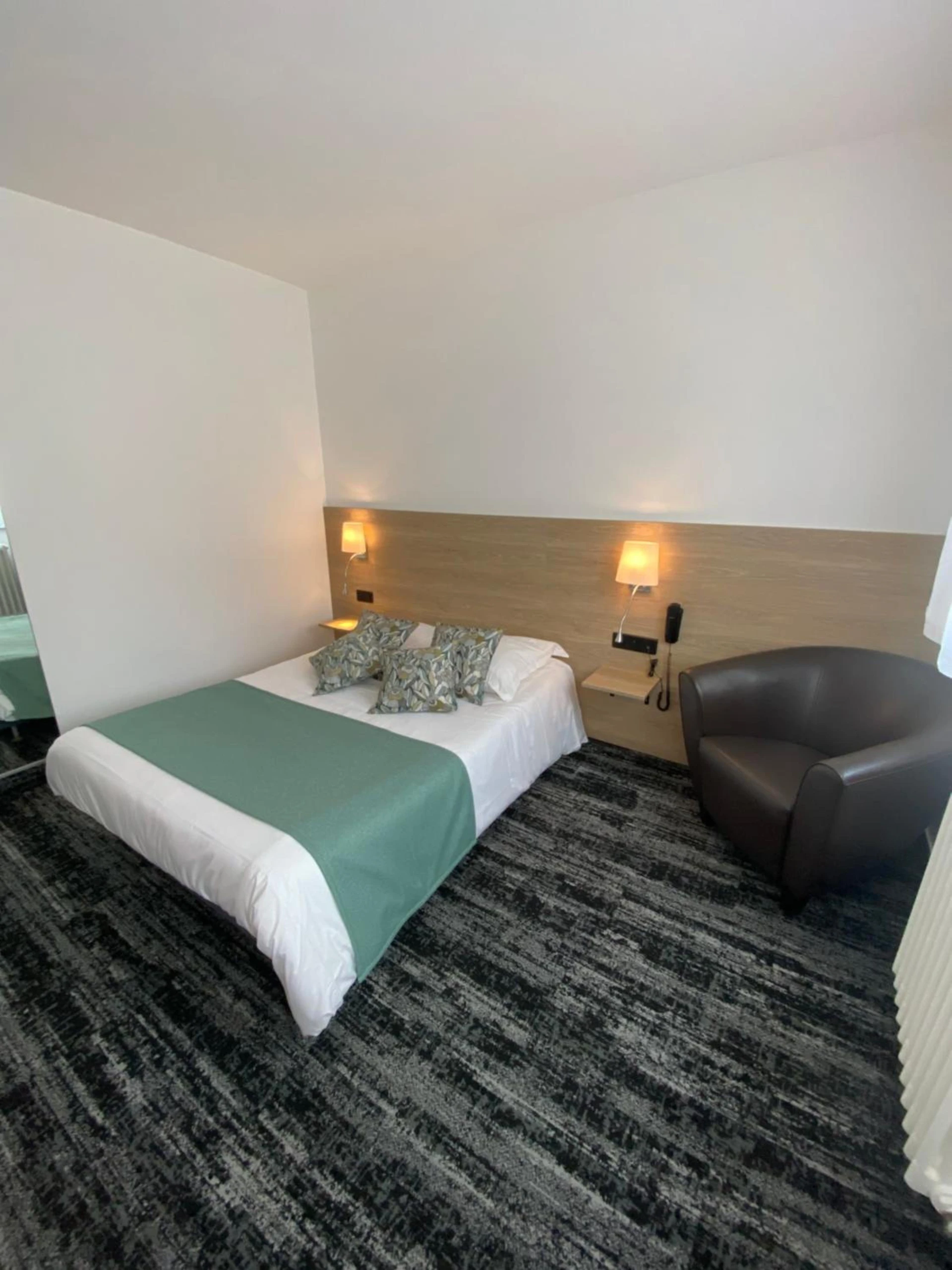 Chambre disponible pour un séminaire d'entreprise à Hotel du Louvre - Cherbourg-en-Cotentin