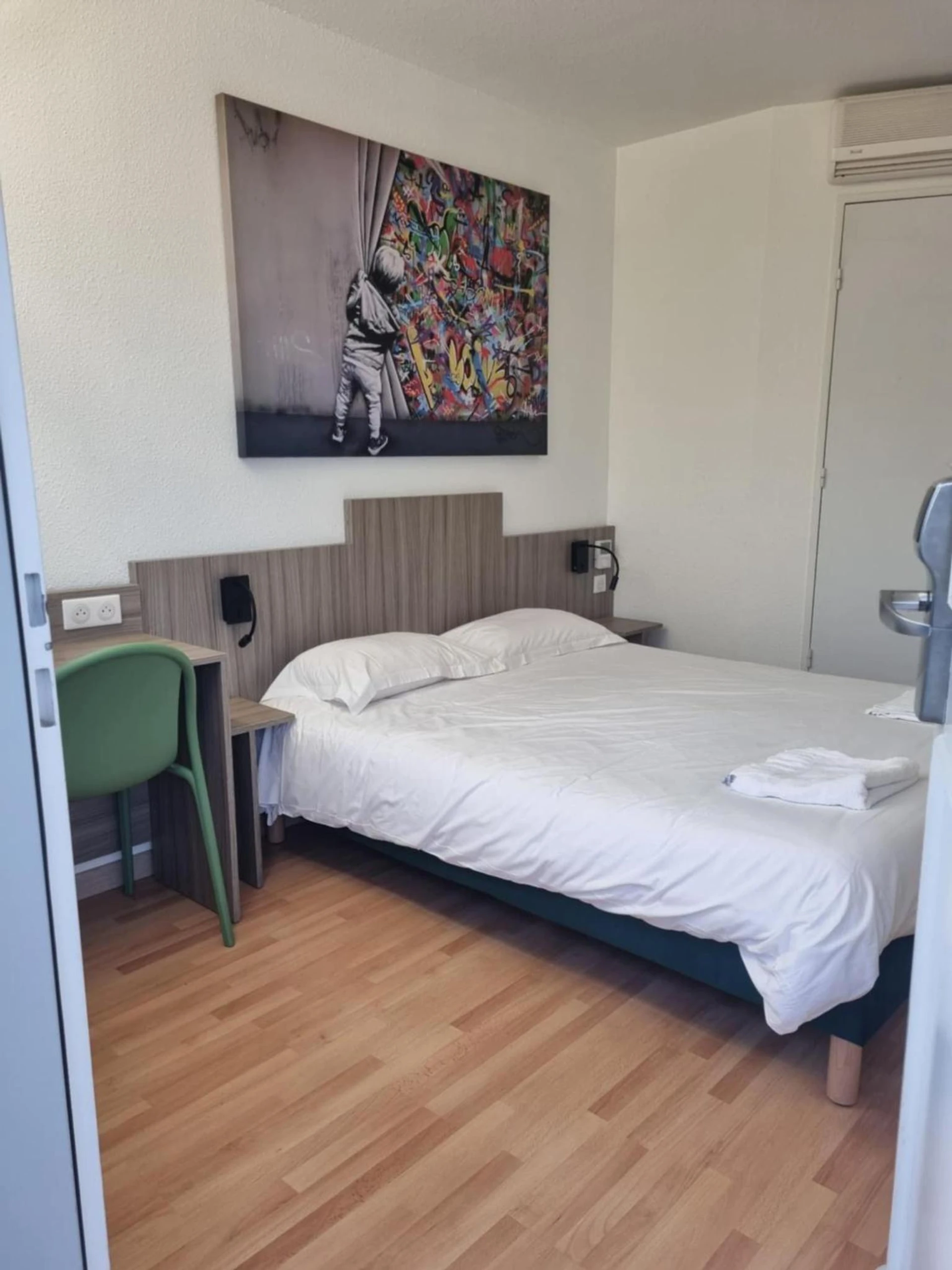 Magnifique chambre pour un séminaire d'entreprise à The Originals Access, Hôtel Le Lutéa - Riom-ès-Montagnes