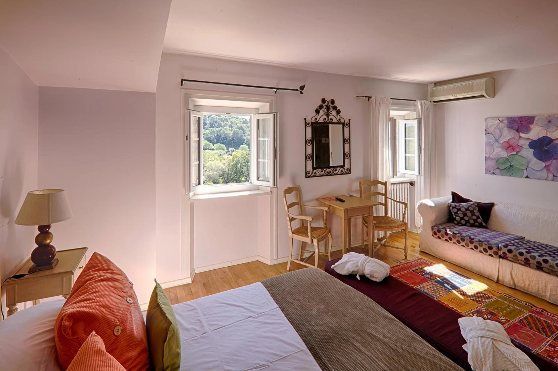 Chambre disponible pour un séminaire d'entreprise à Le Manoir de L'Étang - Mougins