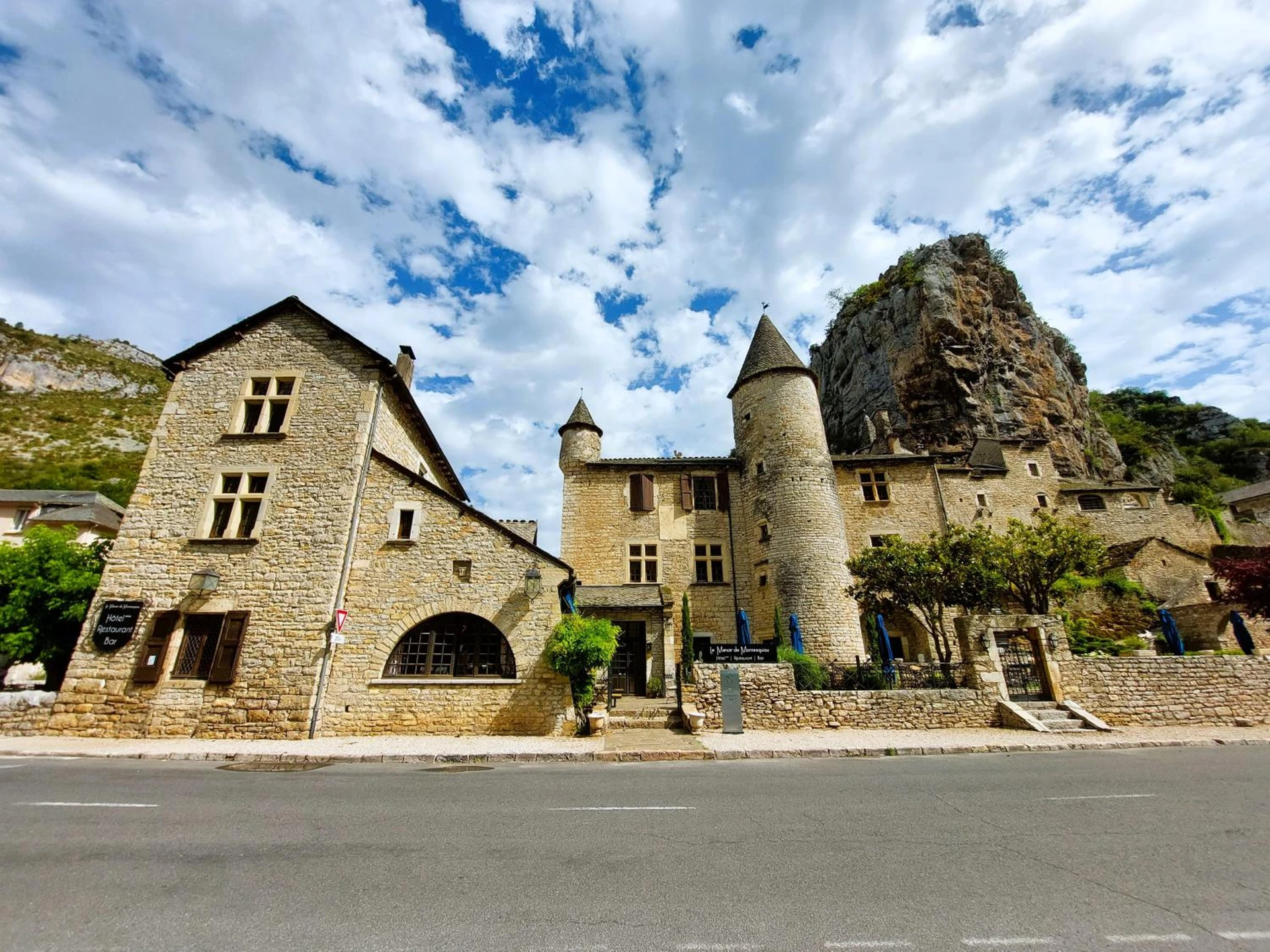 Organiser un séminaire d'entreprise : Hôtel-Restaurant Le Manoir De Montesquiou à la-malene