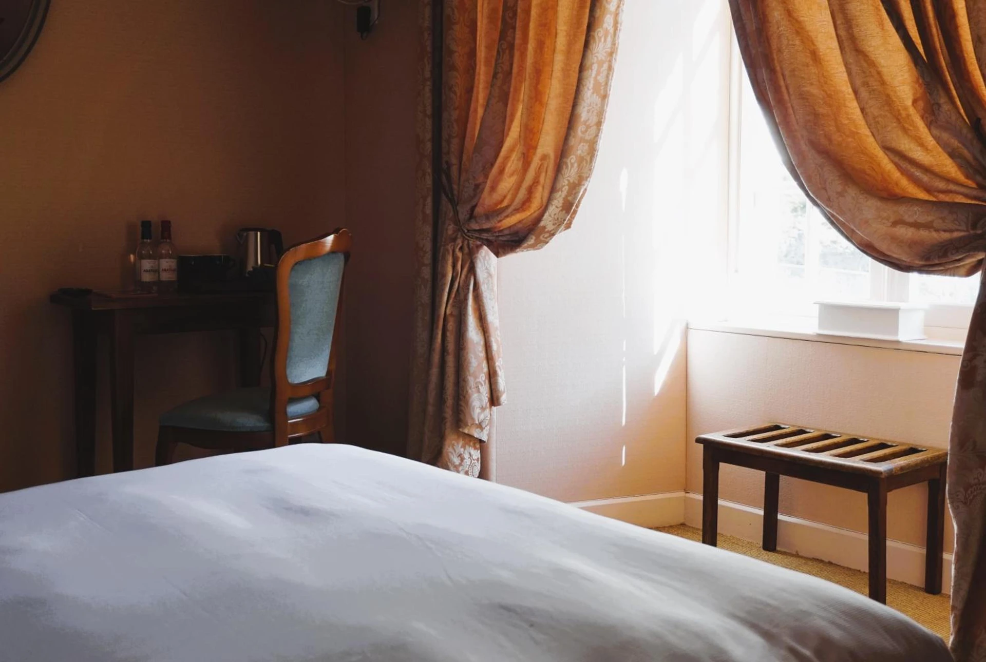 Chambre disponible pour un séminaire d'entreprise à Hôtel-Restaurant Le Manoir De Montesquiou - La Malène