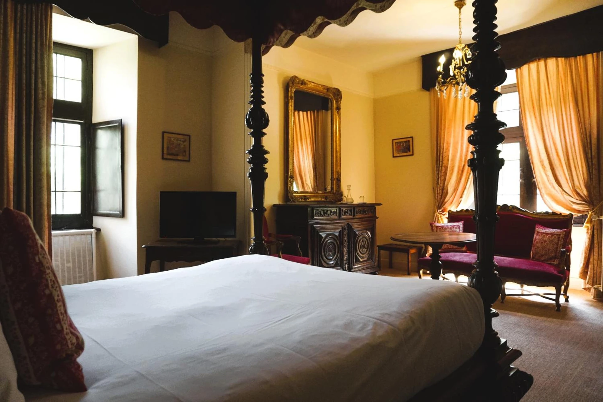 Chambre disponible pour un séminaire d'entreprise à Hôtel-Restaurant Le Manoir De Montesquiou - La Malène