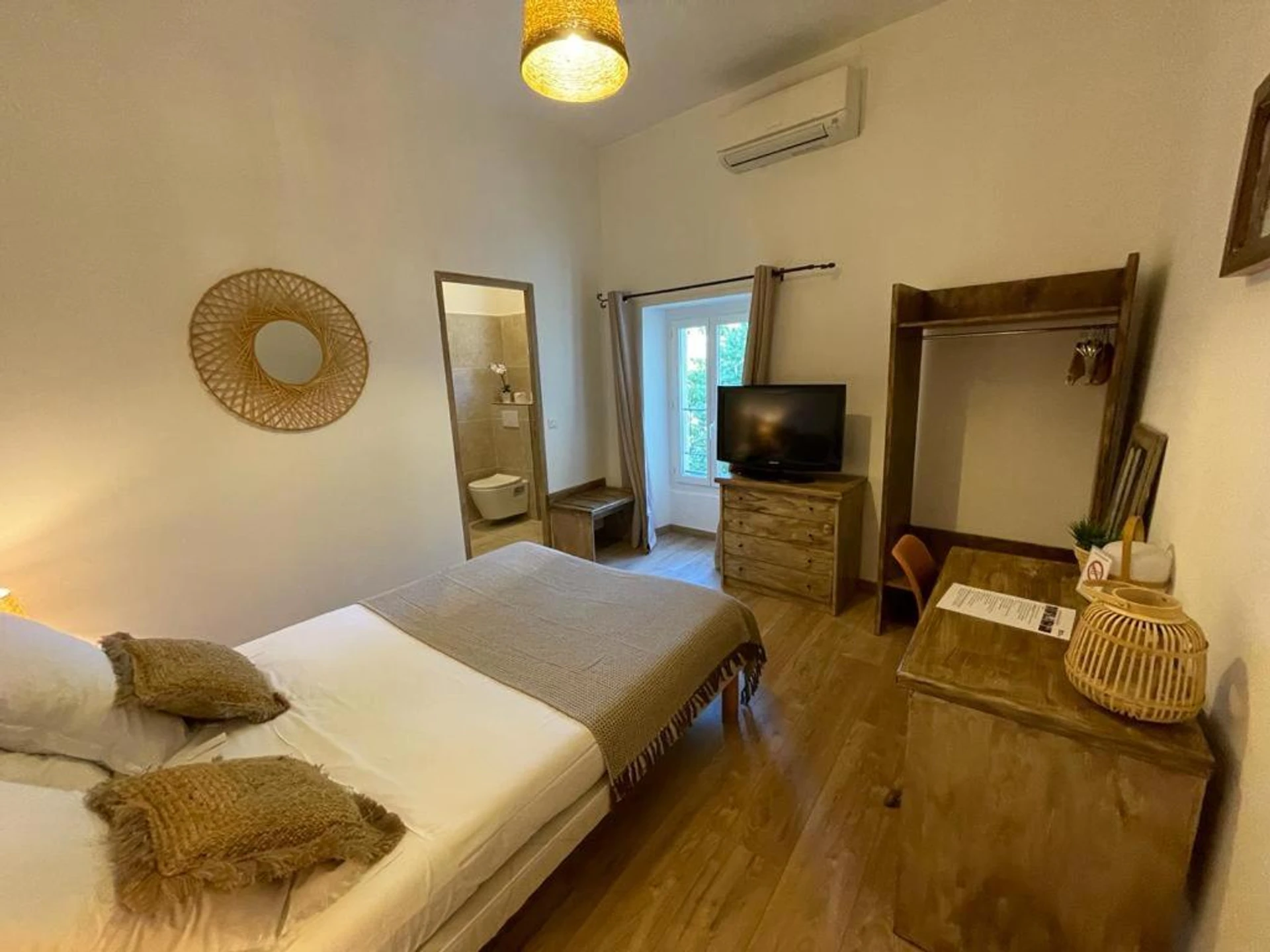 Chambre à Hotel Mas De Galoffre - Organiser un séminaire d'entreprise à Nîmes