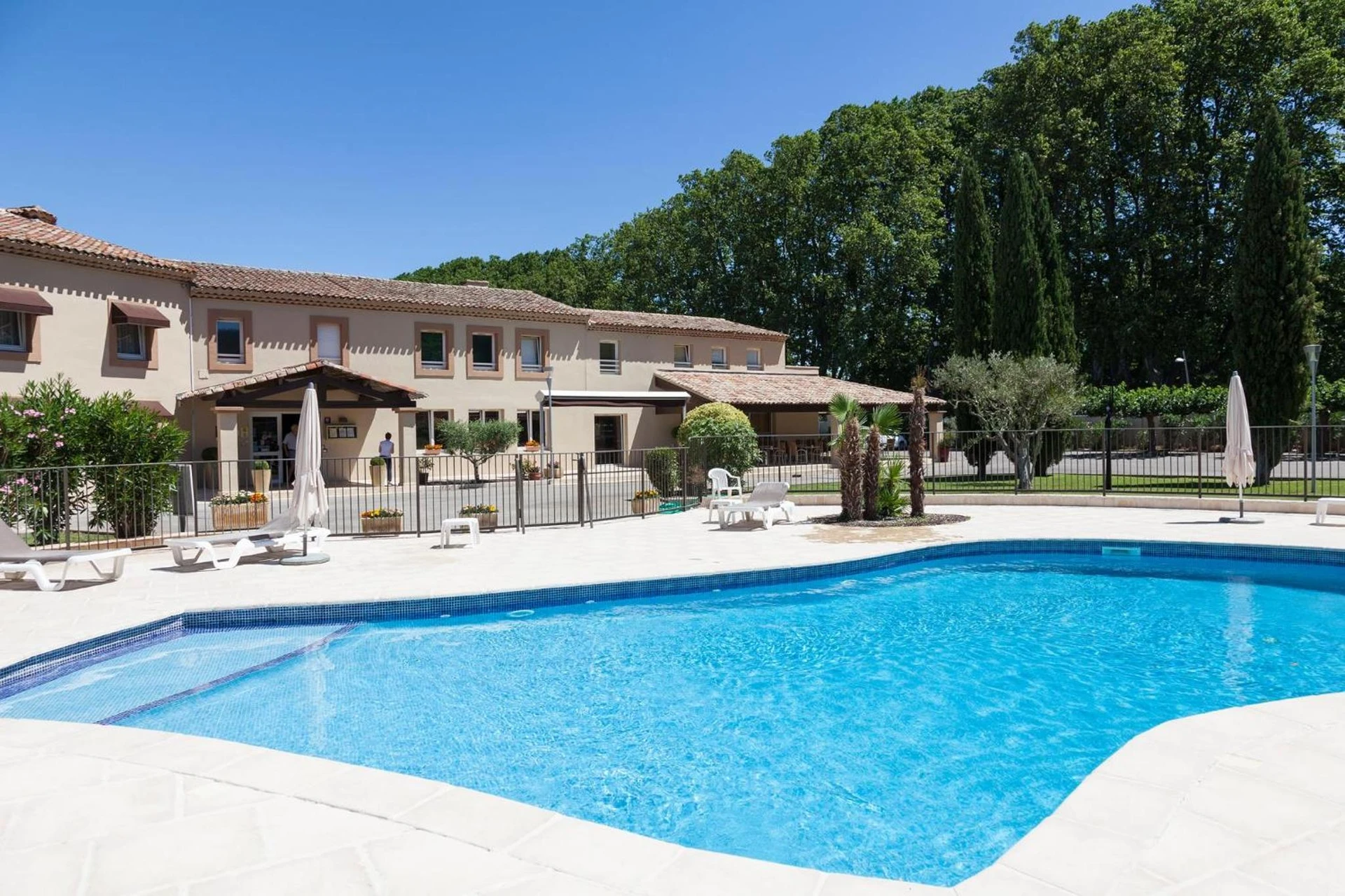 Organiser un séminaire d'entreprise : Logis Hôtel Le Mas De Jossyl à la-roque-d-antheron