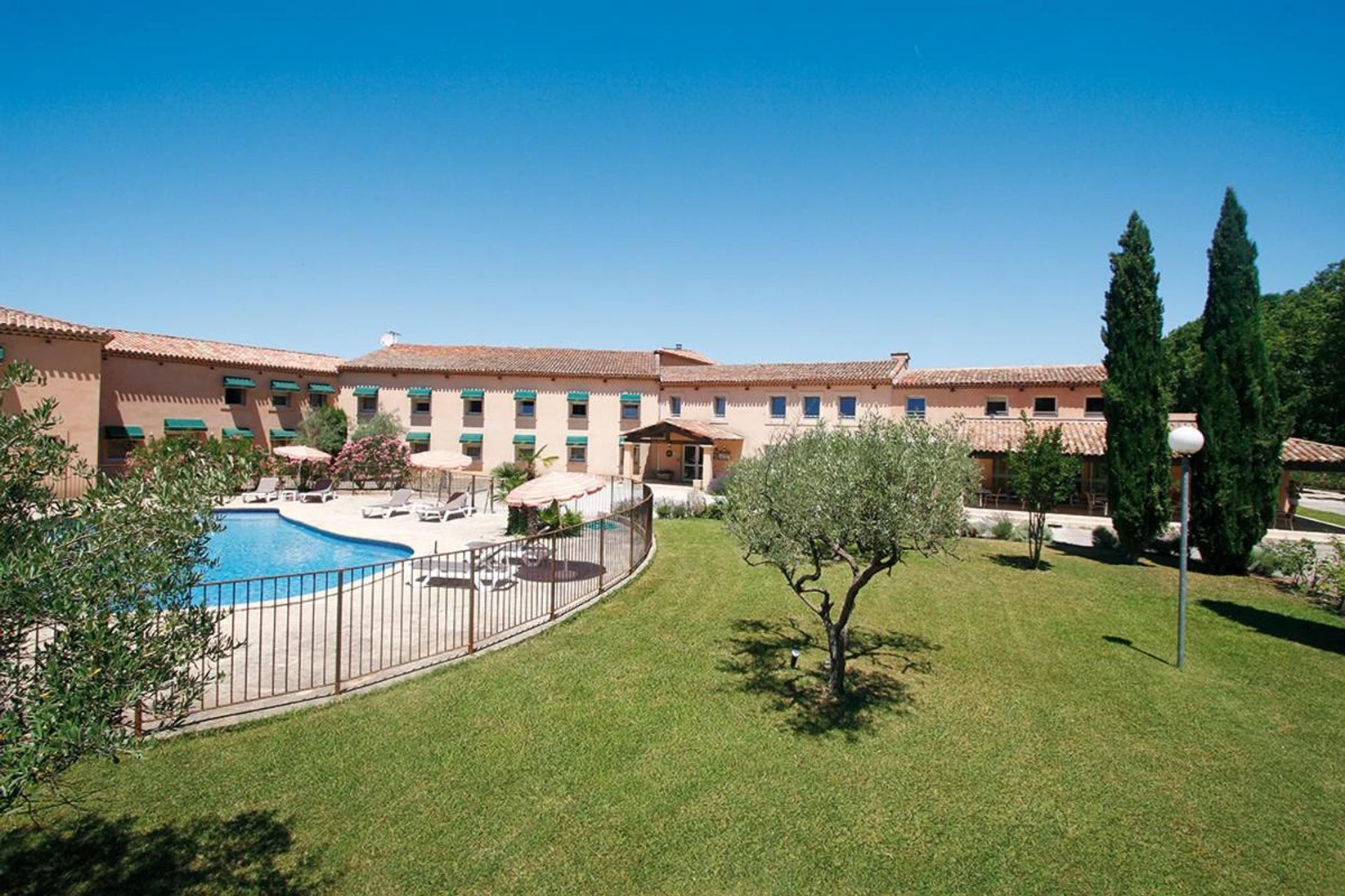 Organiser un séminaire d'entreprise : Logis Hôtel Le Mas De Jossyl à la-roque-d-antheron