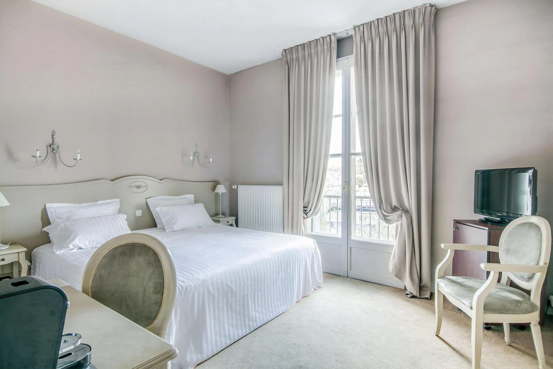 Chambre disponible pour un séminaire d'entreprise à Hôtel Le Maxime - Best Western Signature Collection - Auxerre