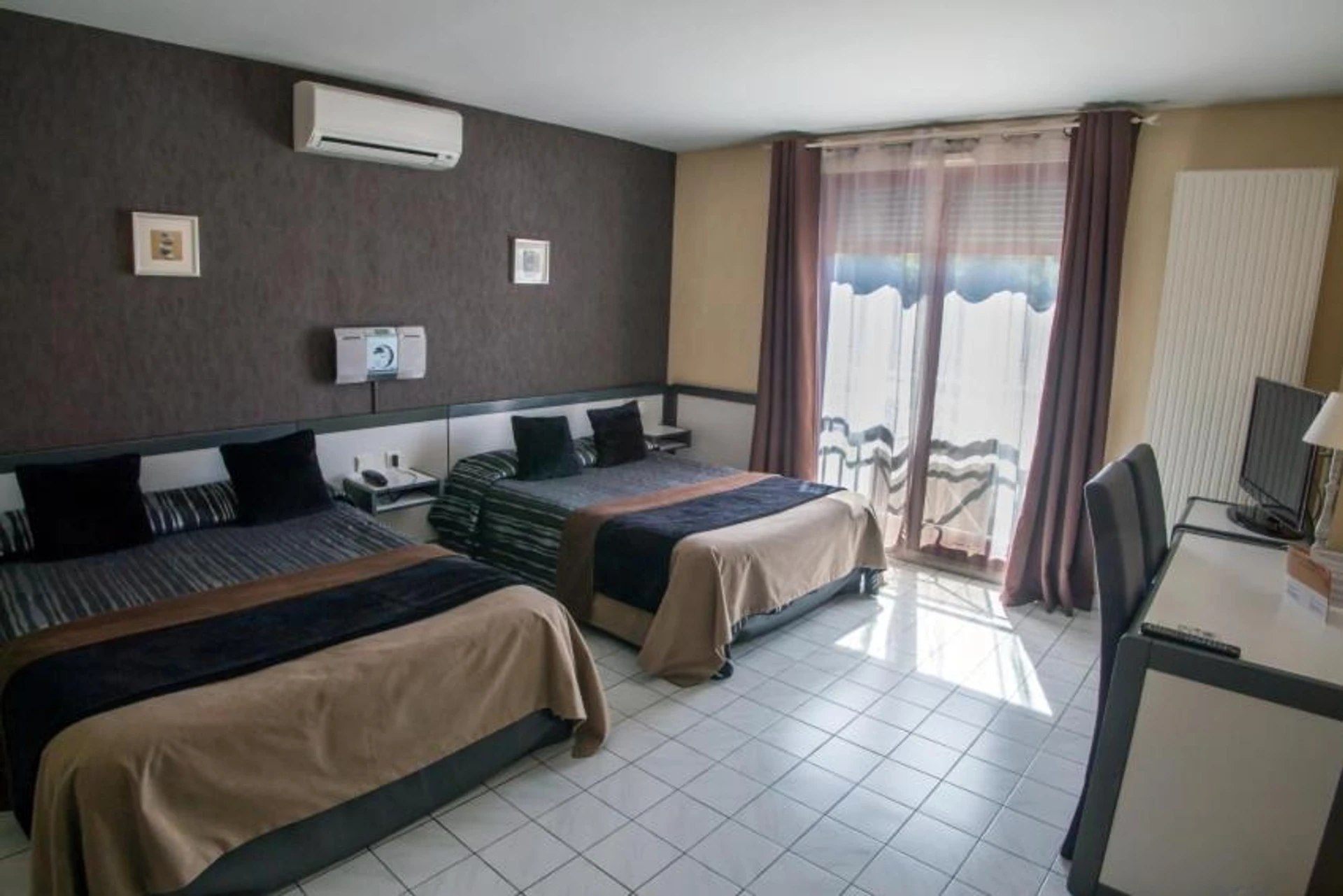 Magnifique chambre pour un séminaire d'entreprise à Le Médicis - Roussillon