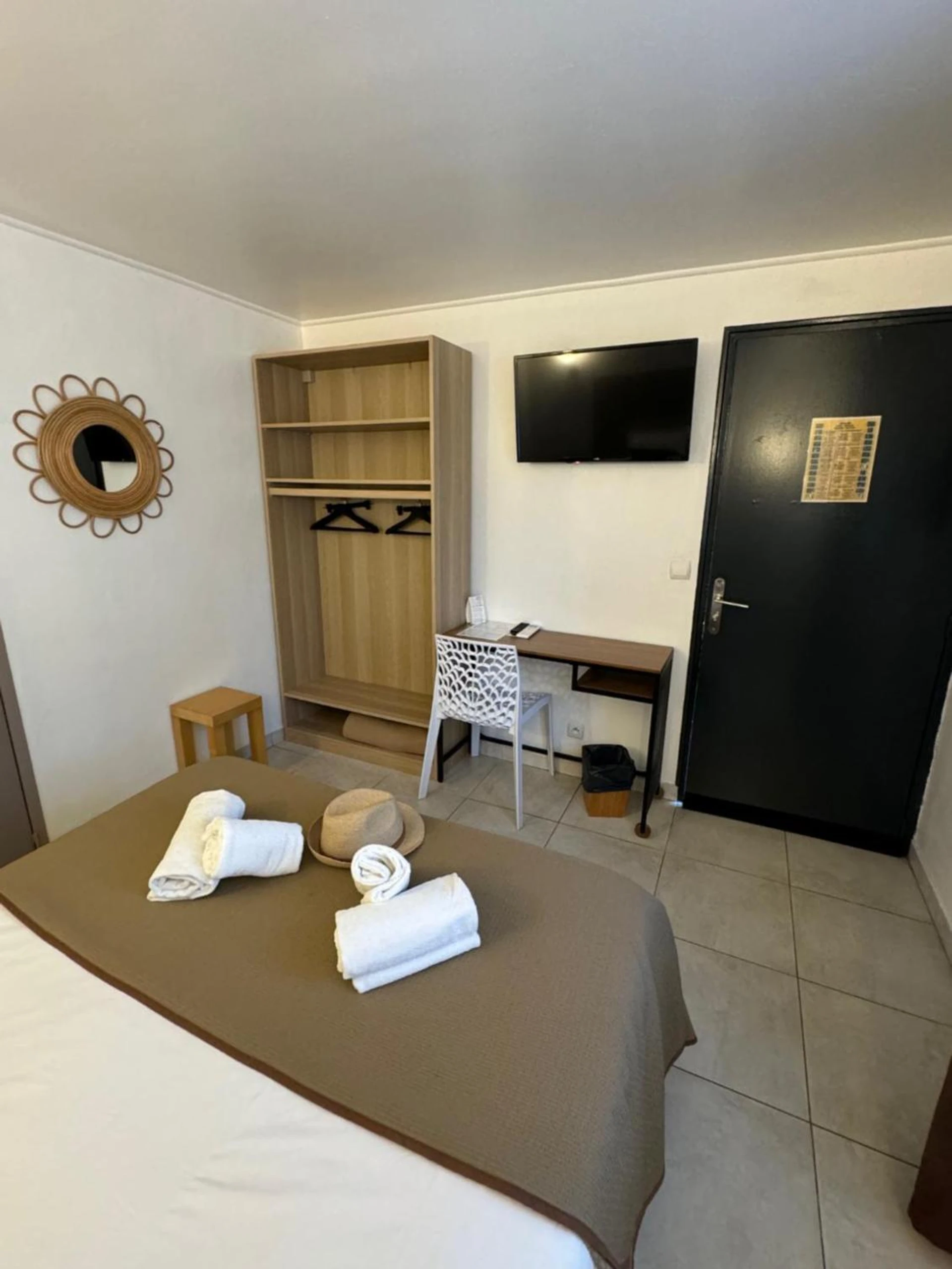 Chambre disponible pour un séminaire d'entreprise à Hôtel Le Médiéval - Aigues-Mortes
